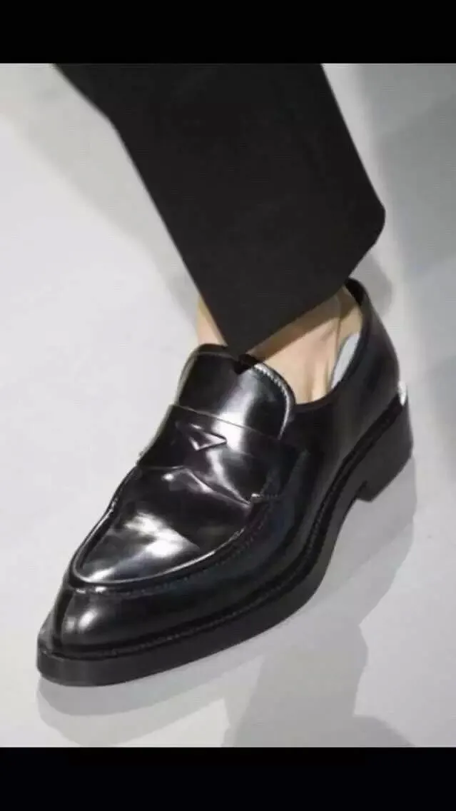 Prada Fashion Item Casual Versatile Leather
