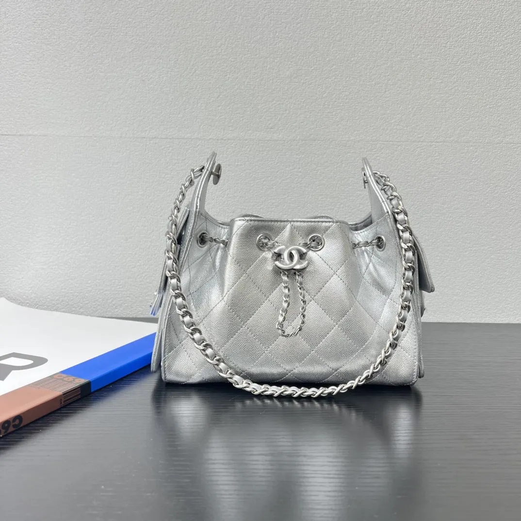 CHANEL 22 Bag 銀灰色牛皮鏈條包 小號款