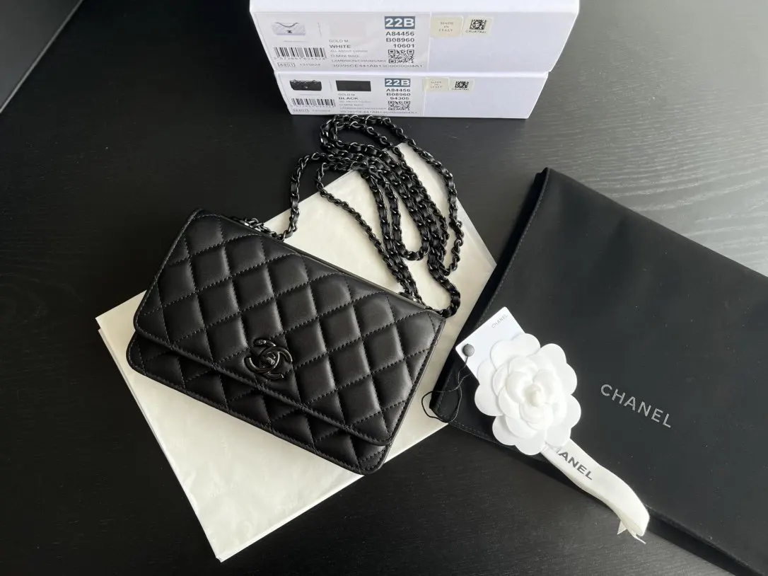 CHANEL 22 Bag 黑色菱格鏈條包 單肩斜挎款