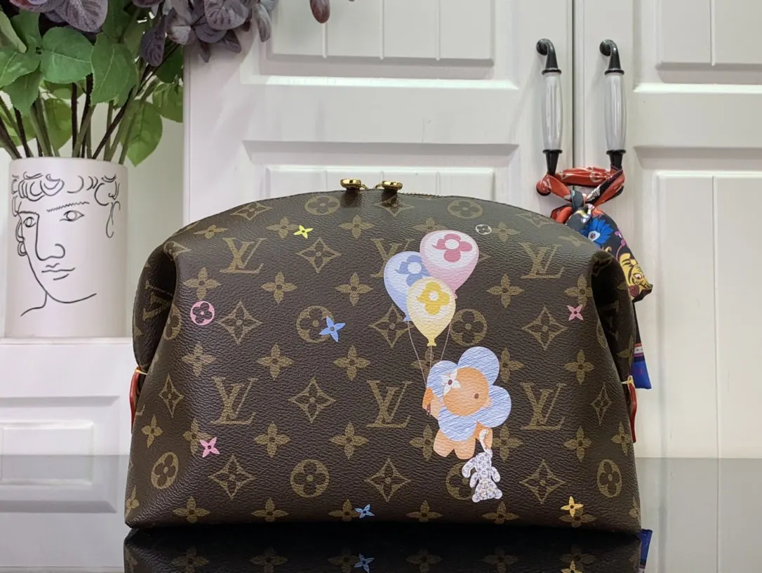LV 老花 牛皮 化妝包 便携收納款