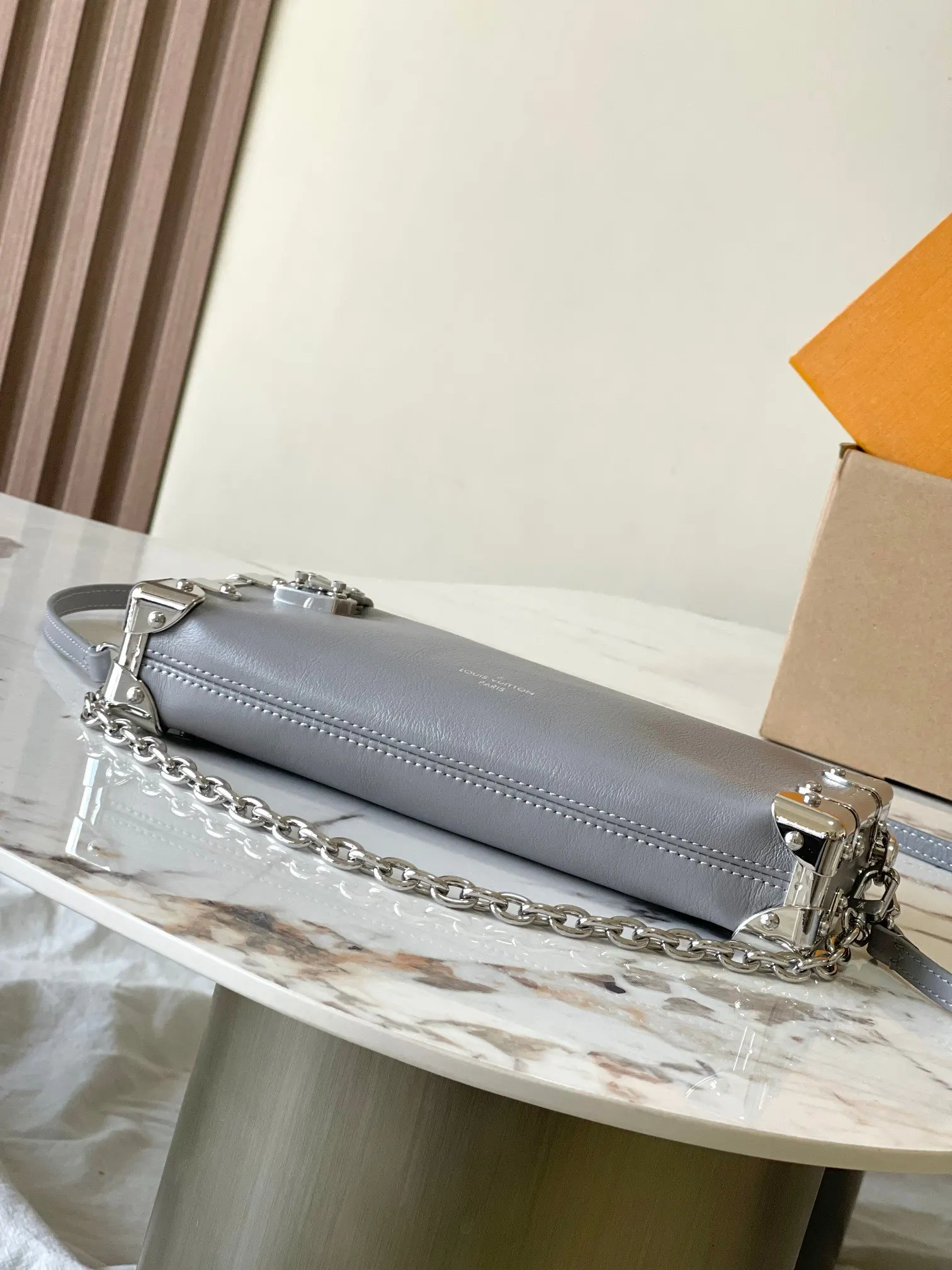 LV Slim Trunk 手袋向传 單肩包 日常單肩背款