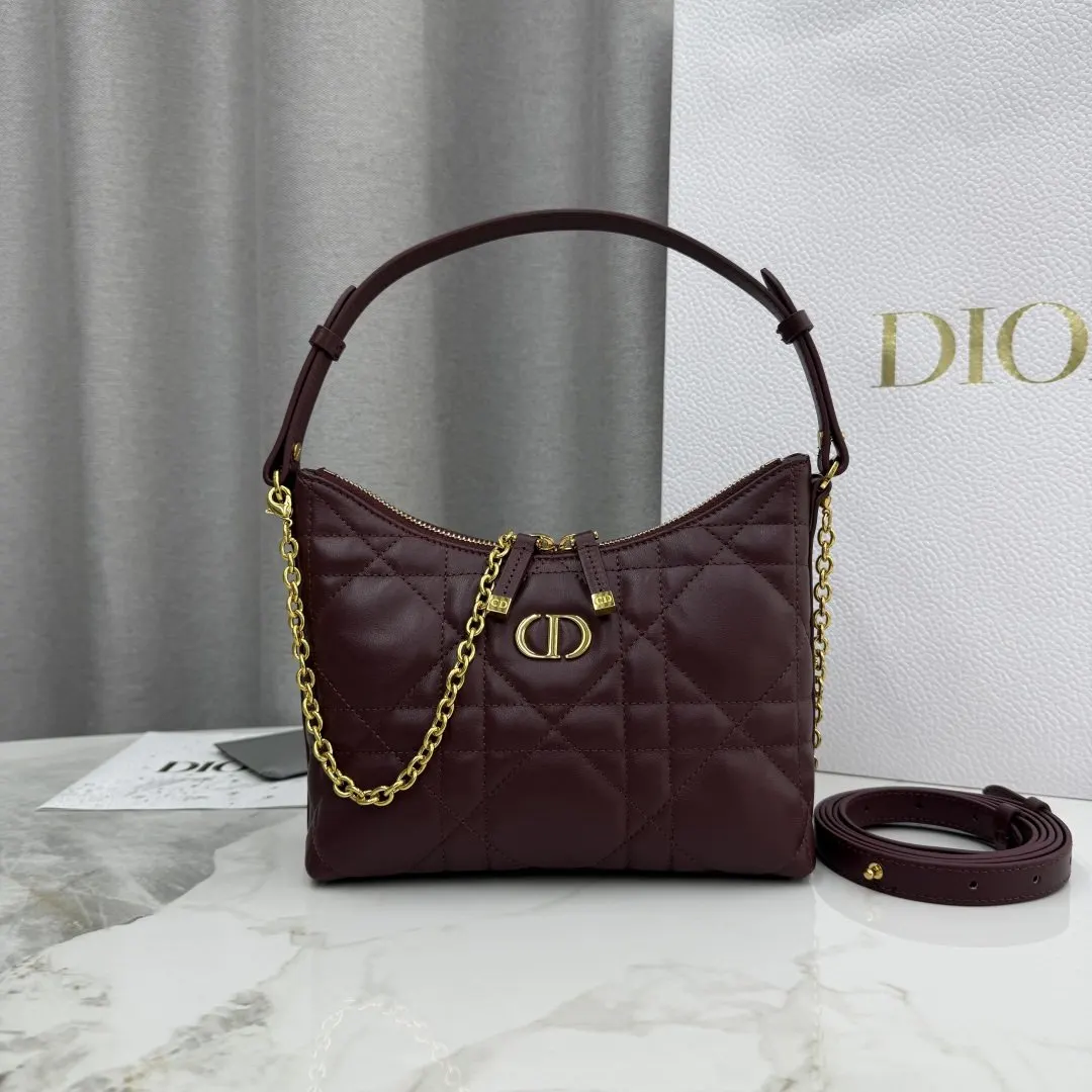 Dior Caro red sheepskin clip, exquisite accessories