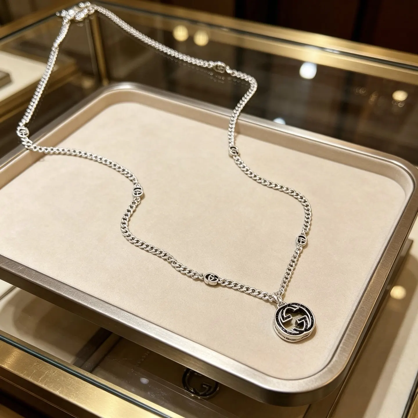 Gucci 鏈條包 單肩斜挎款