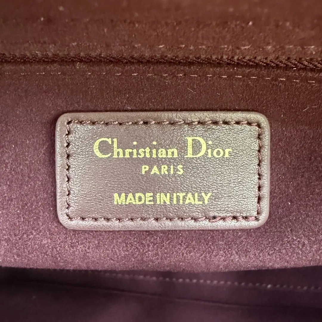 Dior Lady Dior red sheepskin clip, exquisite accessories