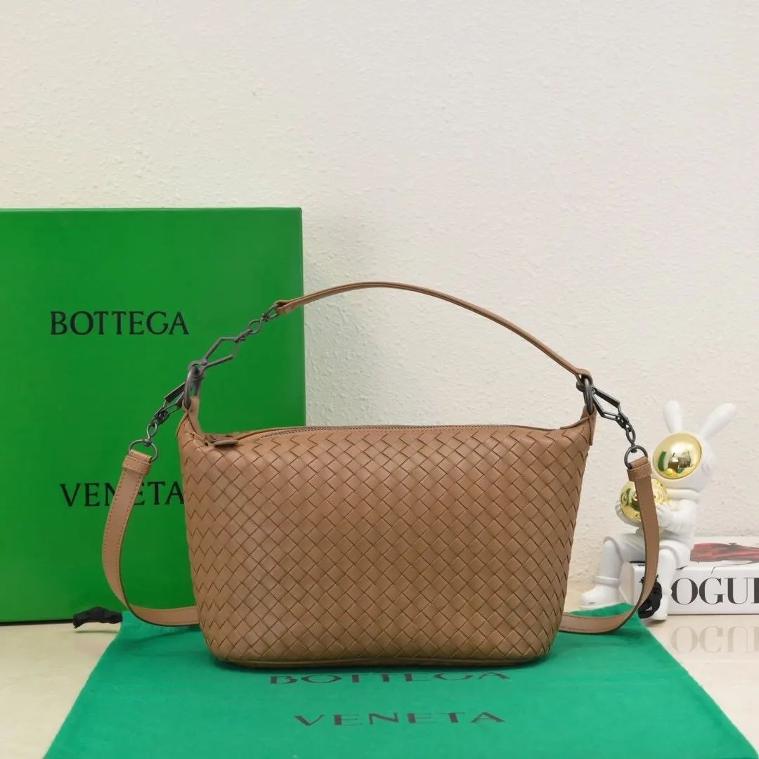 Bottega Veneta 羊皮 斜挎包 轻便斜挎款