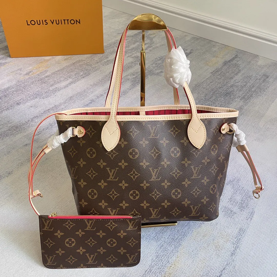 Louis Vuitton Gold Clutch Bag Leather