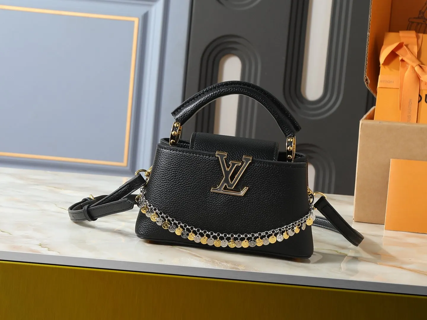 LV Capucines 牛皮 链条包 精致链条款