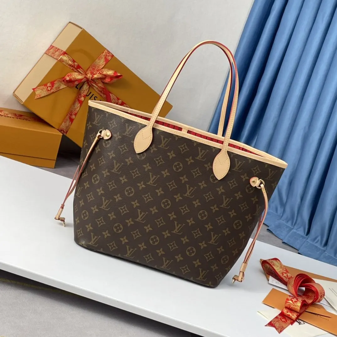 Neverfull 牛皮 手拿包 精致手拿款