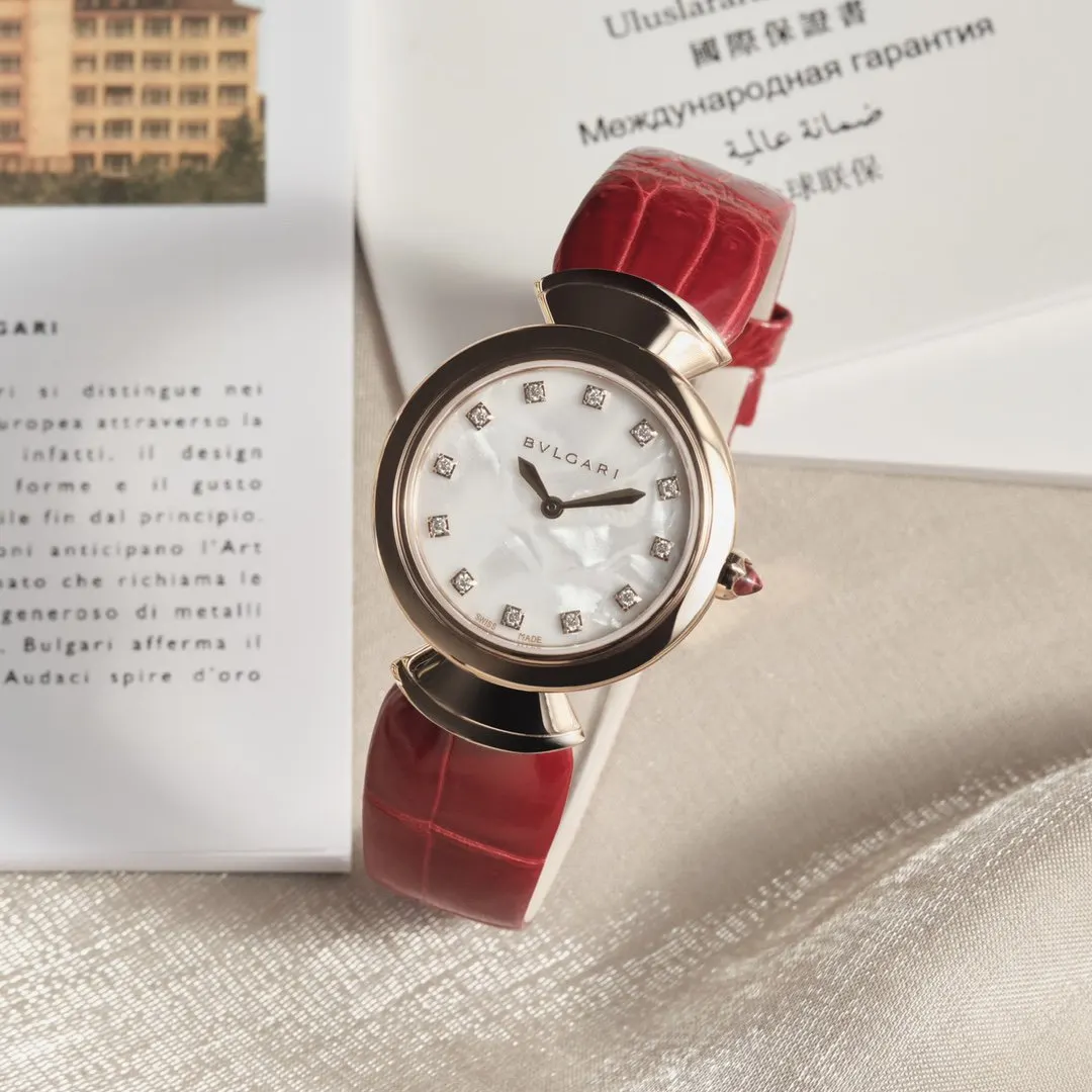 黑色 白色 鳄鱼皮 白色醋酸纤维表盘宝格丽 机芯真钻 手錶 經典腕表款