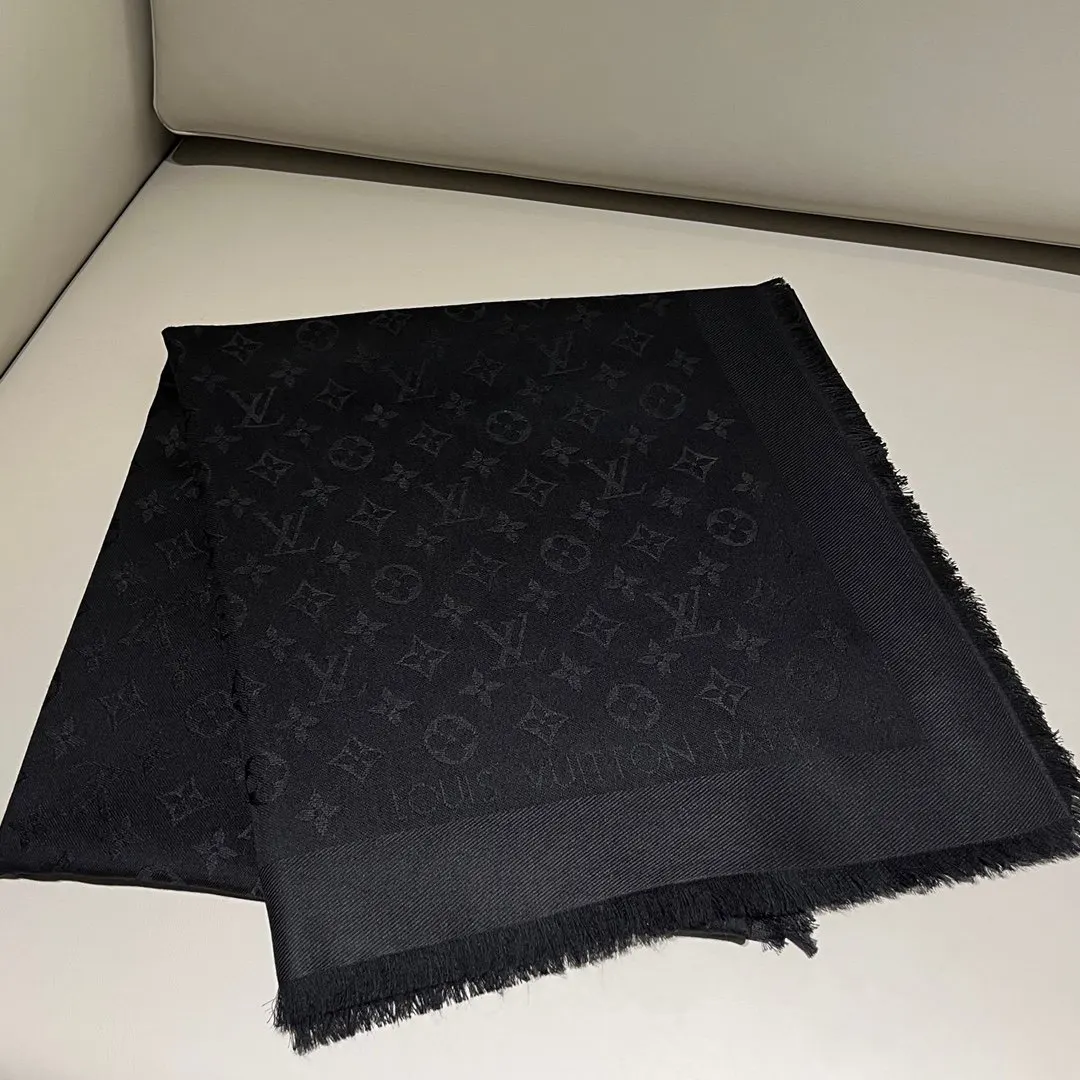 Louis Vuitton 黑色 羊毛 提花 Mo披肩 保暖披肩 围巾