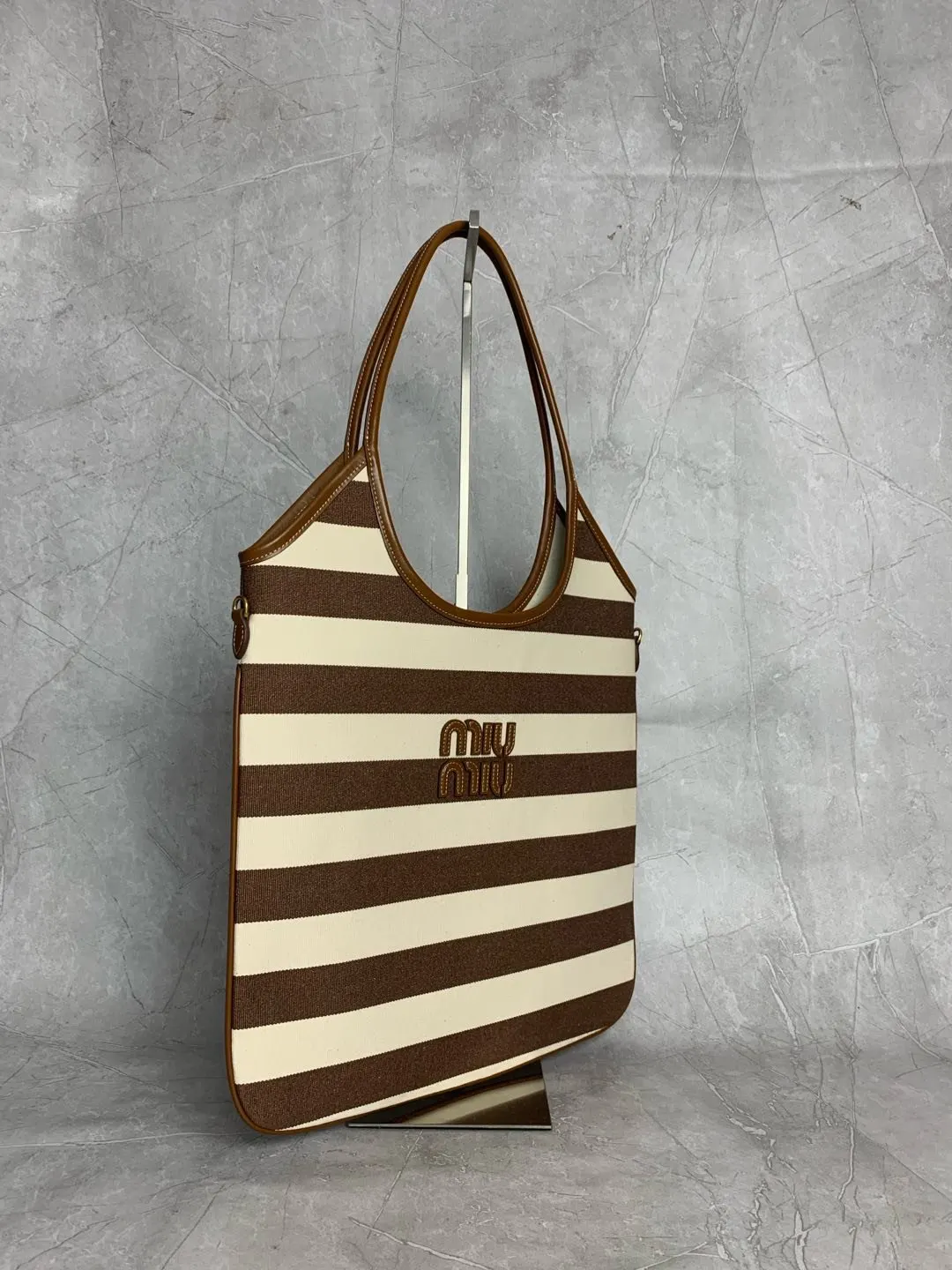 Miu 啡色 小牛皮 托特包 大容量托特款
