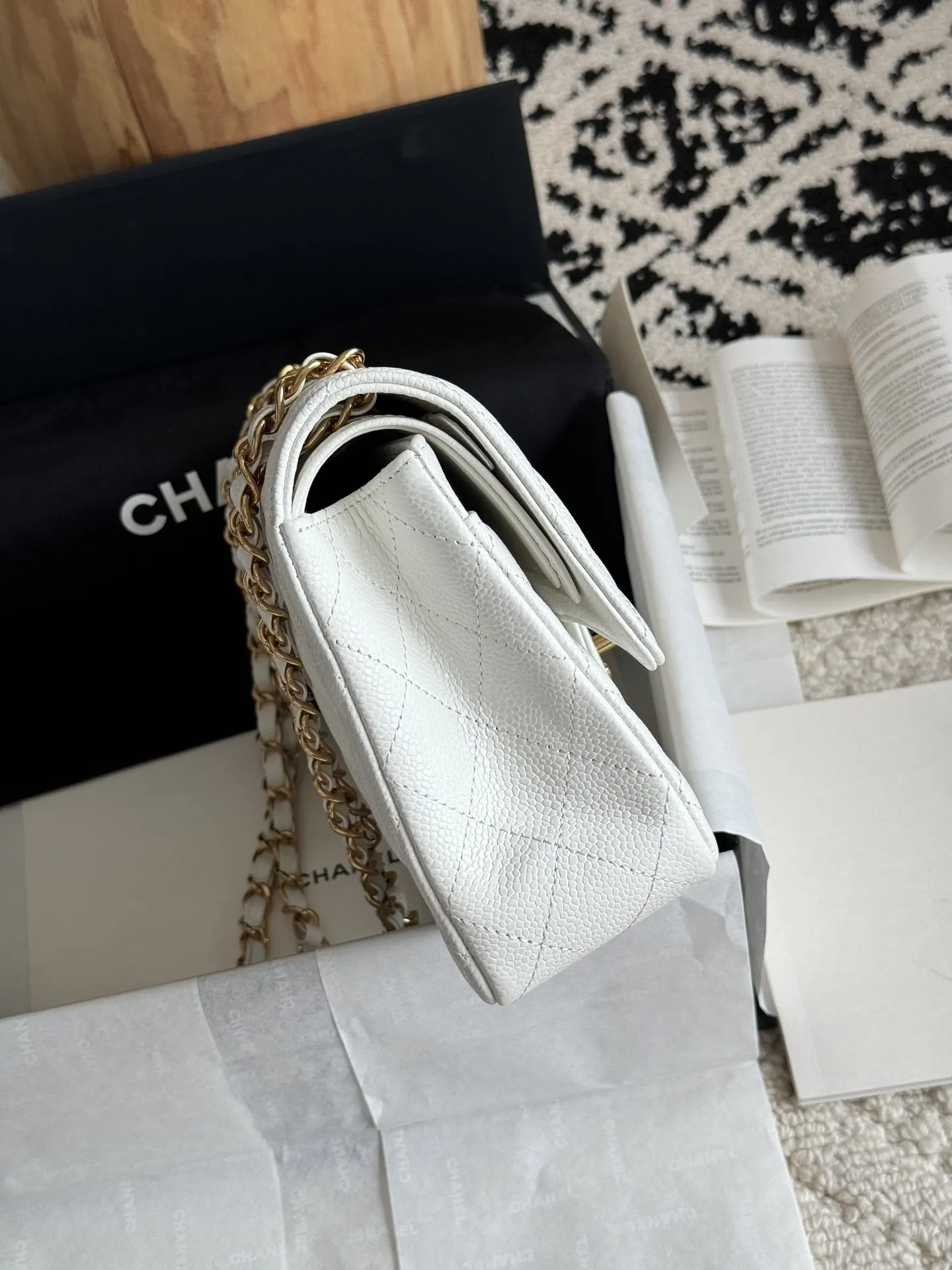 Crossbody Bag Lightweight Classic Leather