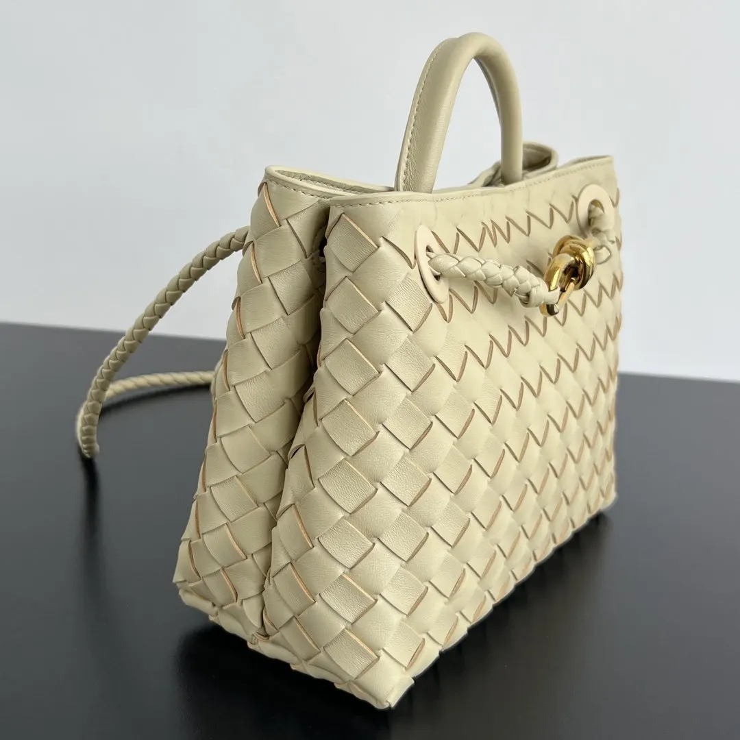 Bottega Veneta 金色 羊皮 斜挎包 轻便斜挎款
