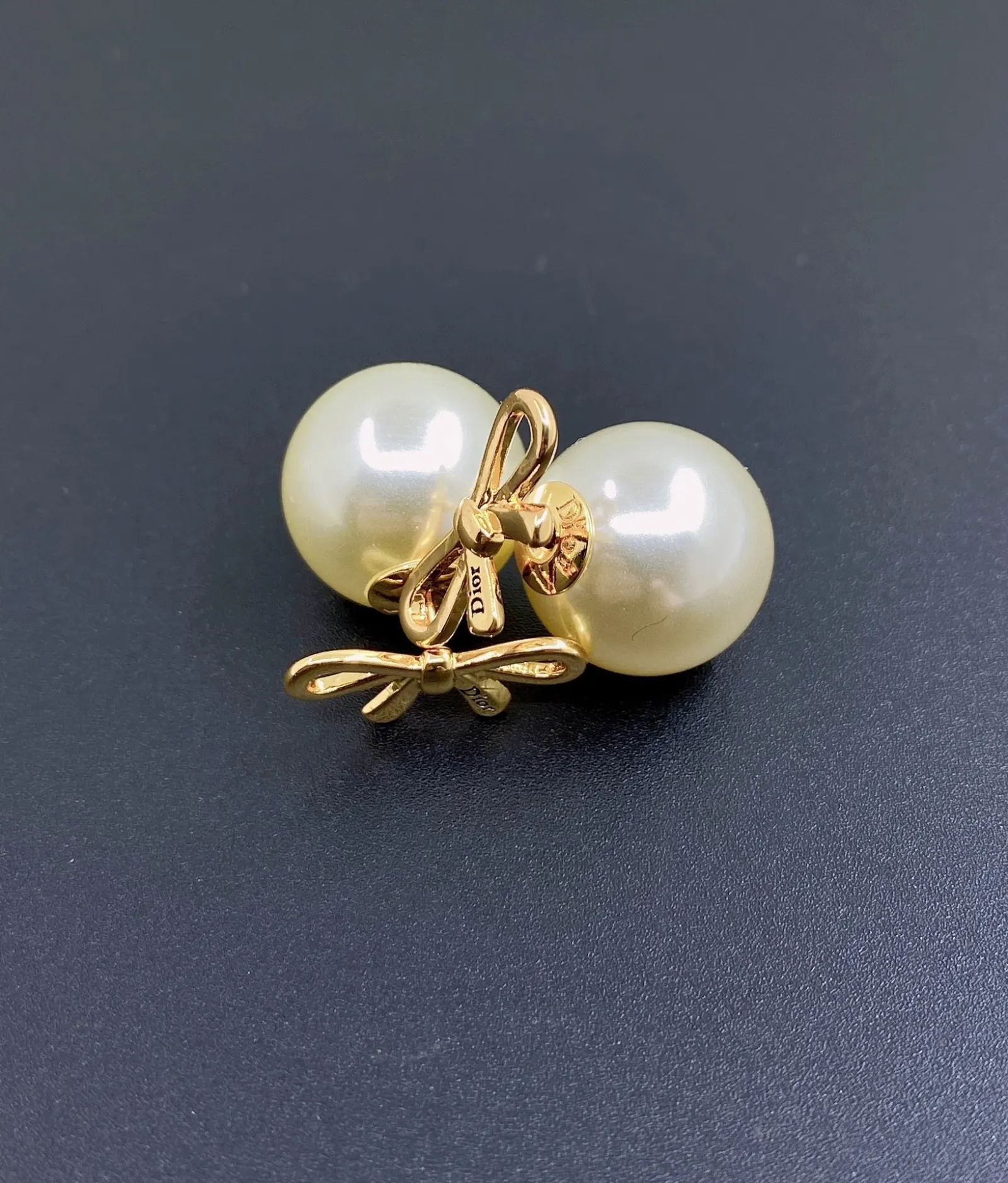 Dior 珍珠蜜蜂耳環 金色圆珠款