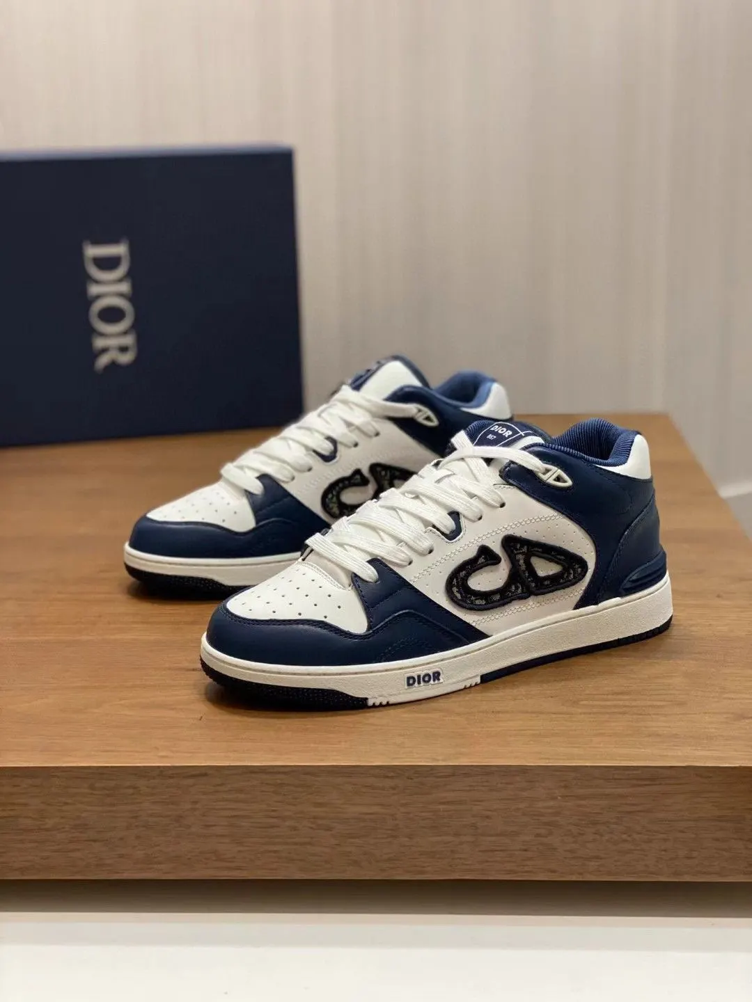 Dior B57 牛皮運動鞋 舒適百搭款