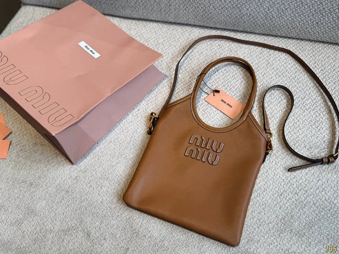 Miu ⃣ 色 miumiu 美式复古神仙迷你托 托特包 大容量托特款