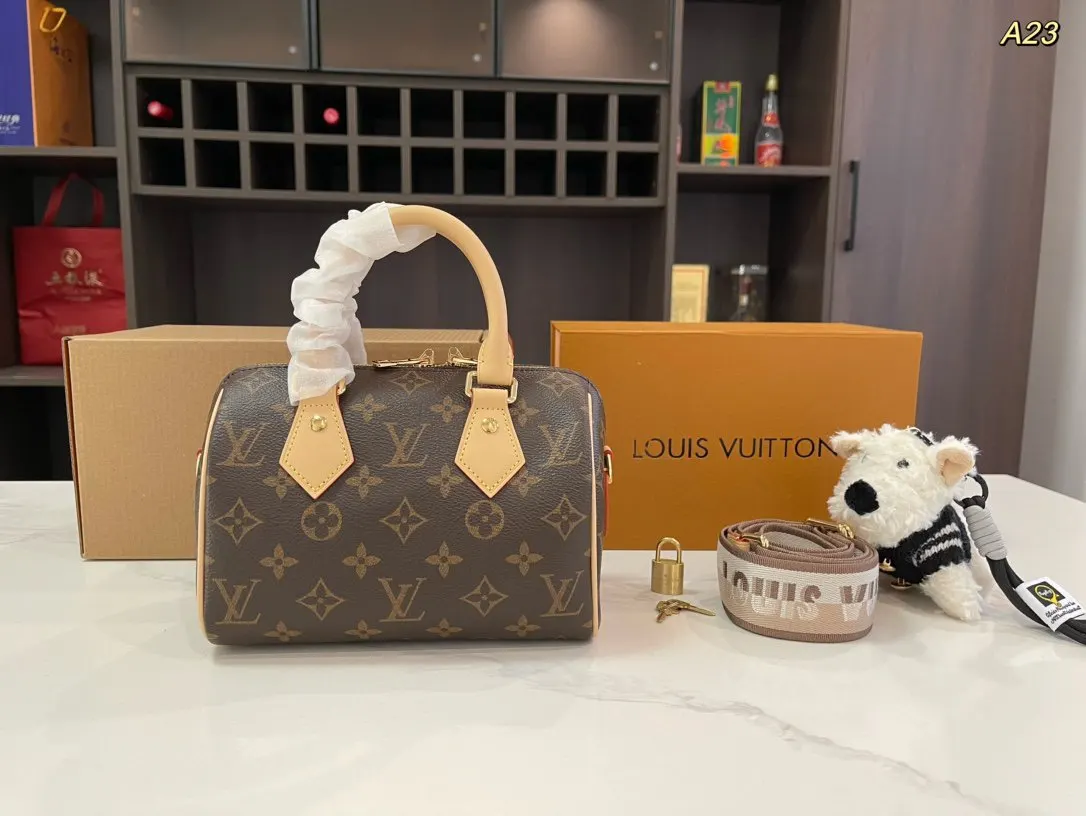 LV Speedy 钢五金 带挂 旅行袋 大容量旅行款