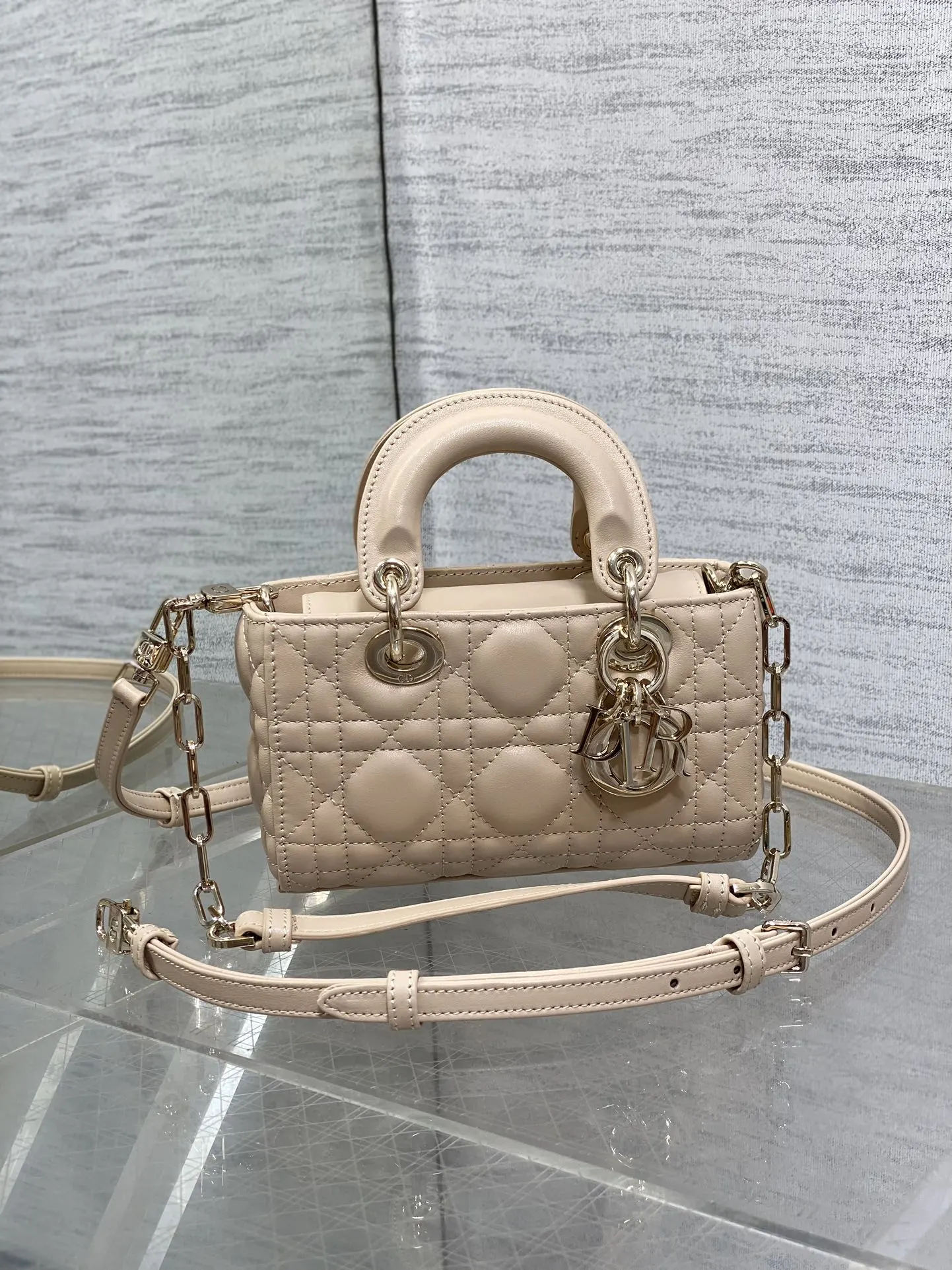 Dior 杏色 羊皮 进口 羊皮横款迷你戴妃包 杏色 Joy bag 鏈條包 精致鏈條款