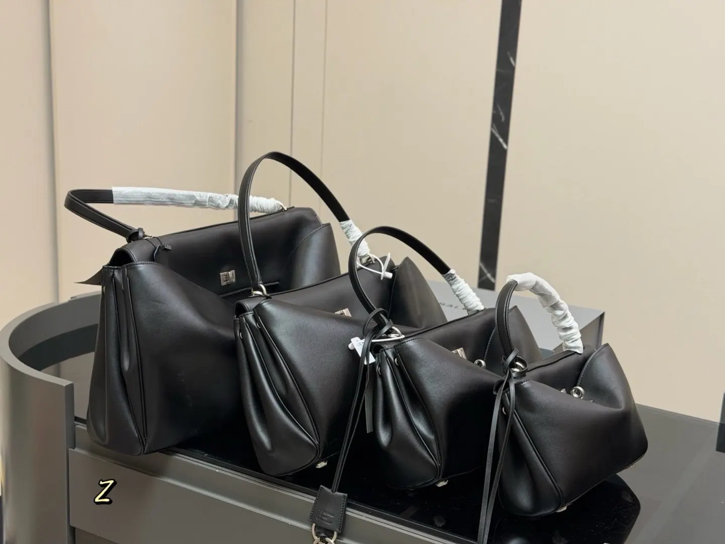 Balenciaga 巴黎世家 RODEO 托特包 矮个子也能驾驭 大容量托特款