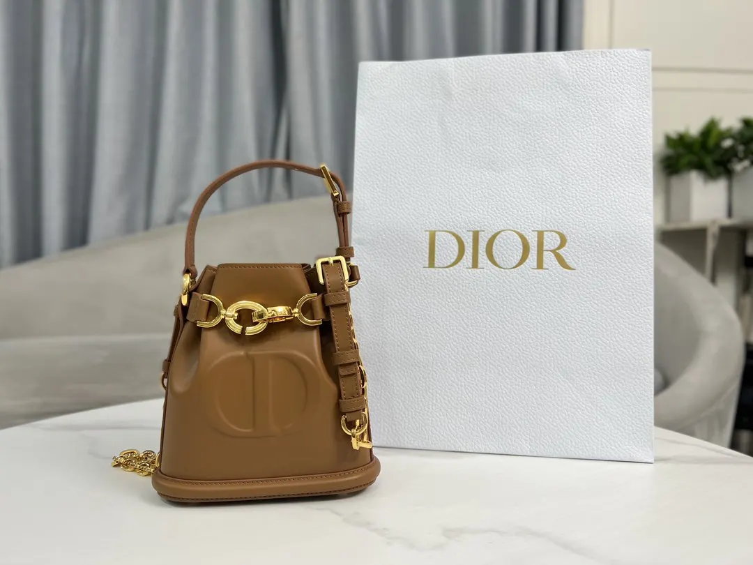 Dior 棕色牛皮水桶包 手提斜挎款