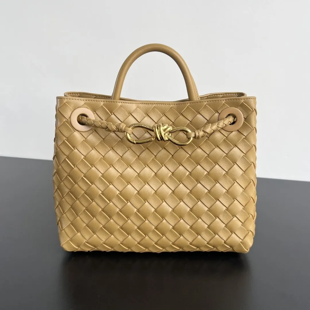 Bottega Veneta 金色 羊皮 斜挎包 轻便斜挎款