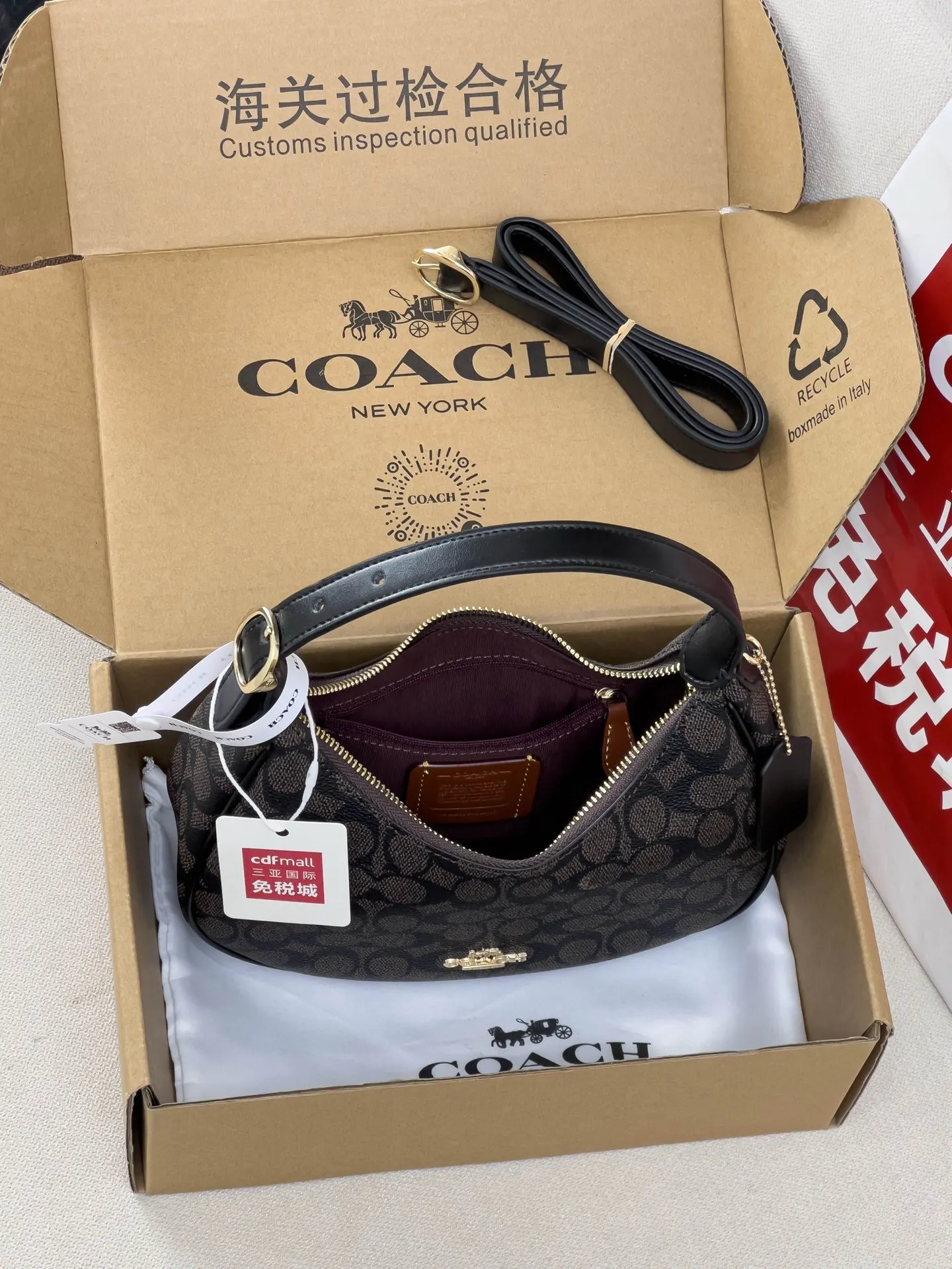 Coach 图片 女士月牙包 Emily 腋下包 復古腋下背款