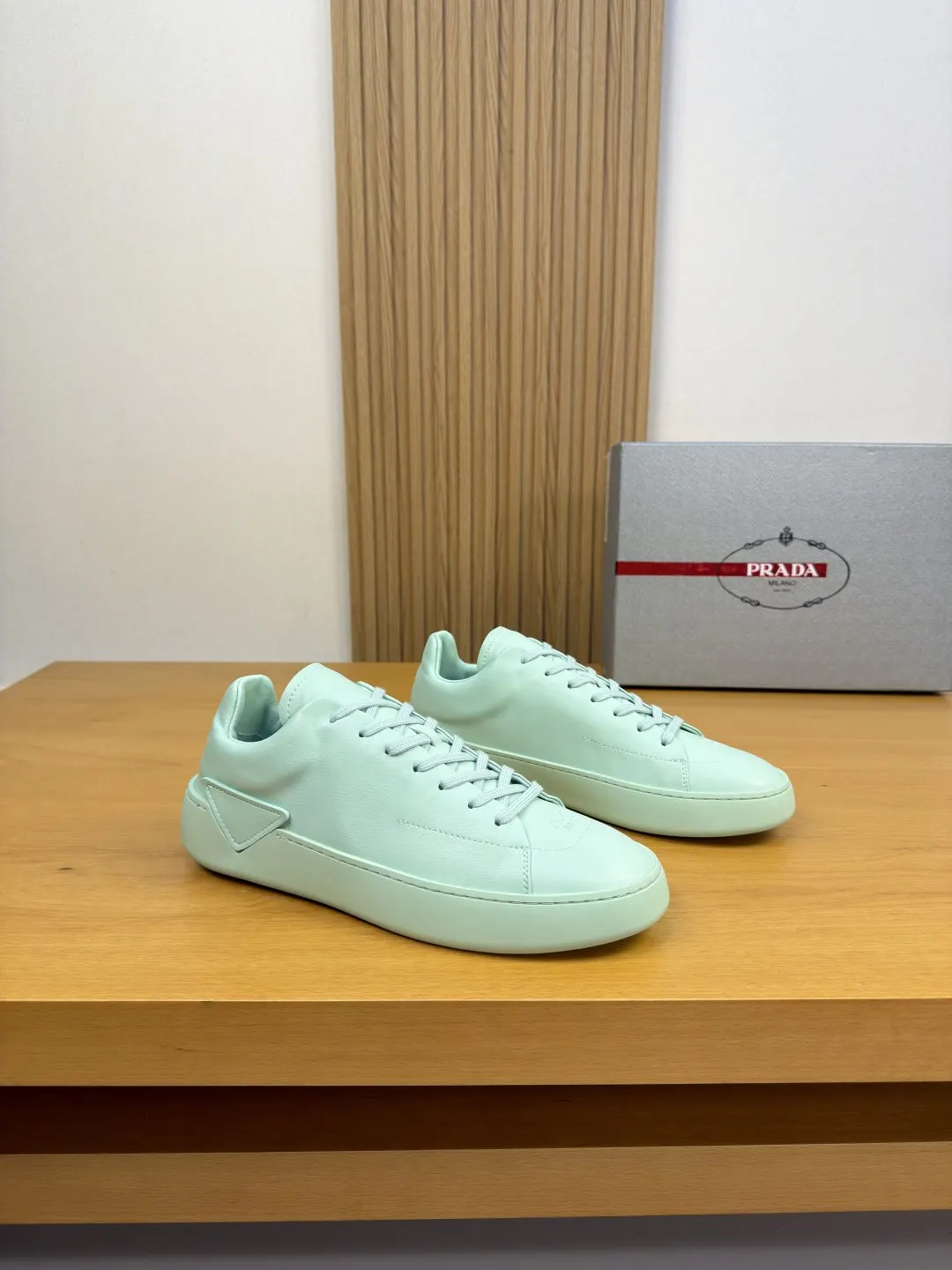 PRADA 牛皮 羊皮 Logo 運動鞋 休閒運動款