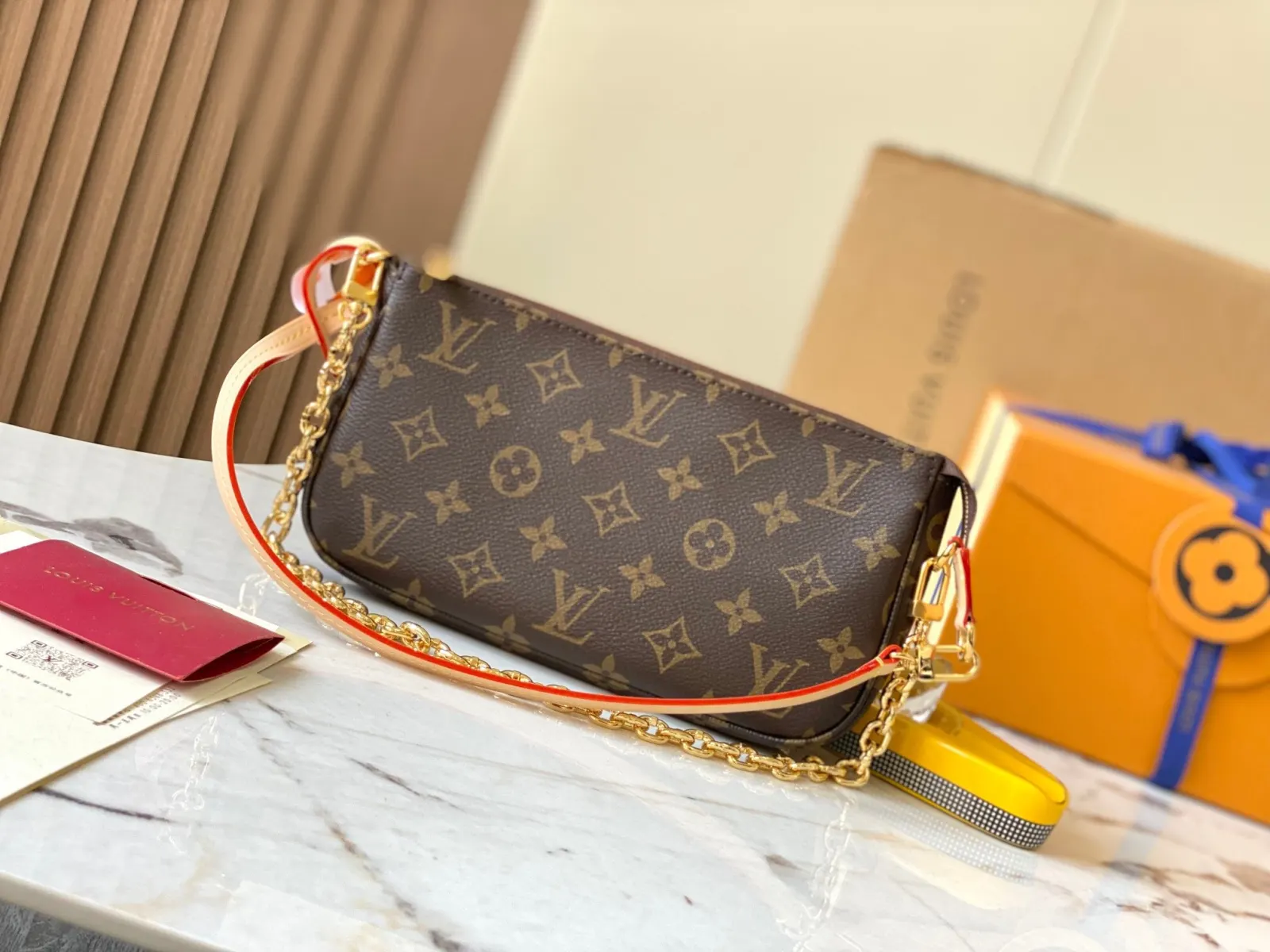 POCHETTE ACCESSOI 腋下包 復古腋下背款