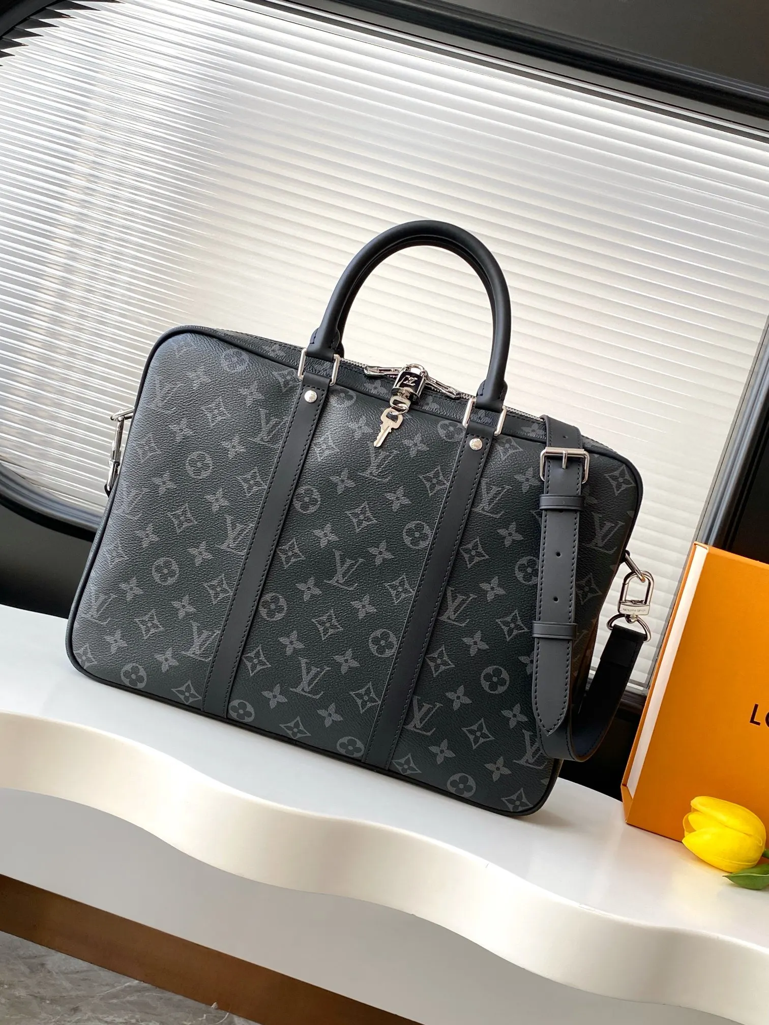 LV 公文包