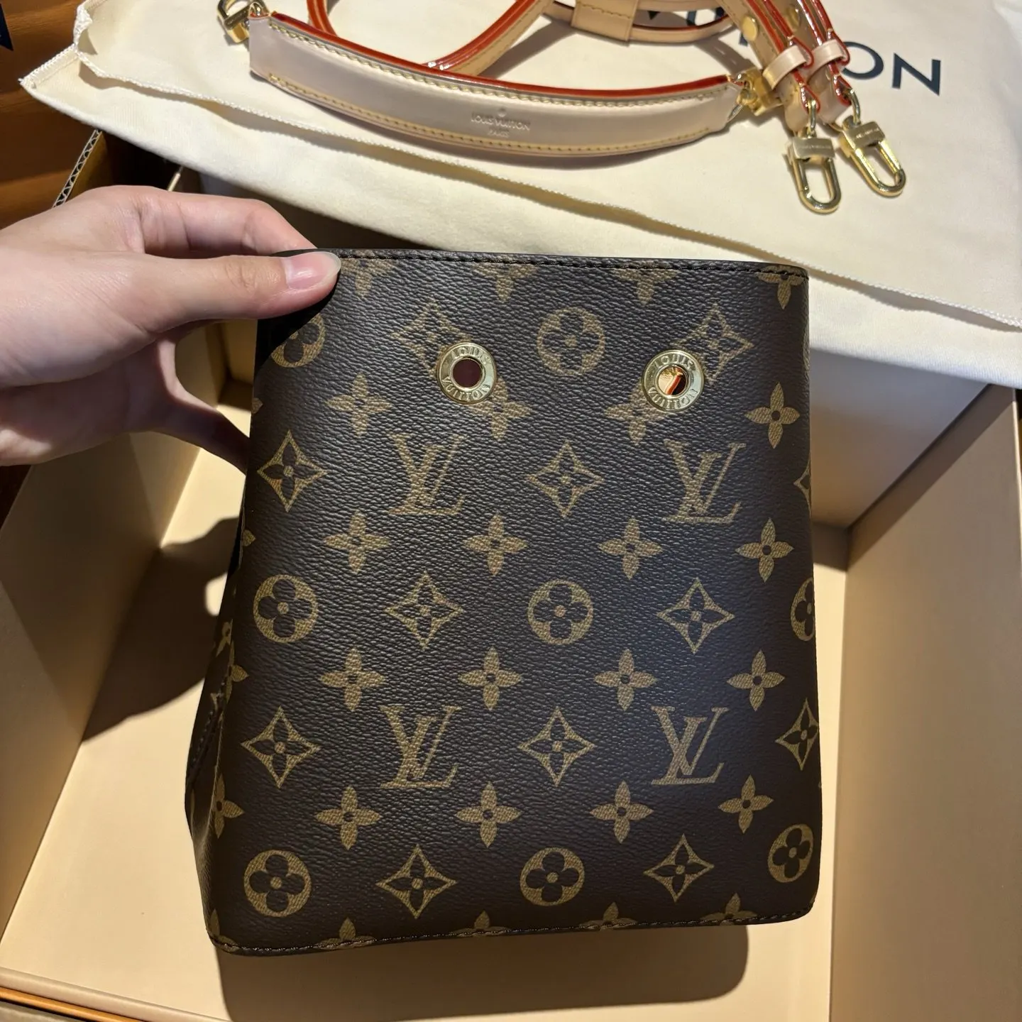中号水桶bb全 水桶包 休閒水桶款