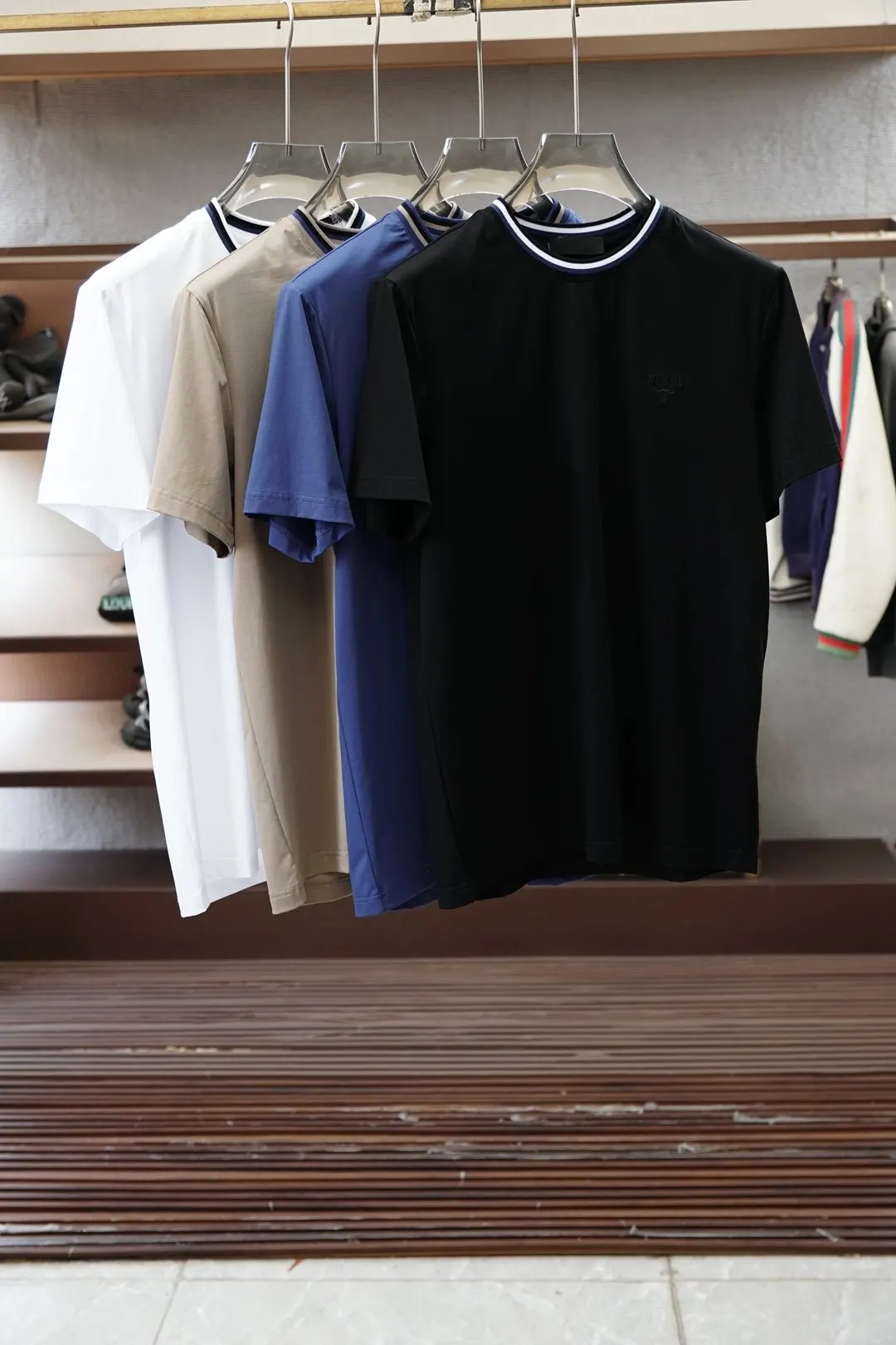 PRADA 棉质 刺繡 Logo 短袖T恤 休閒百搭款