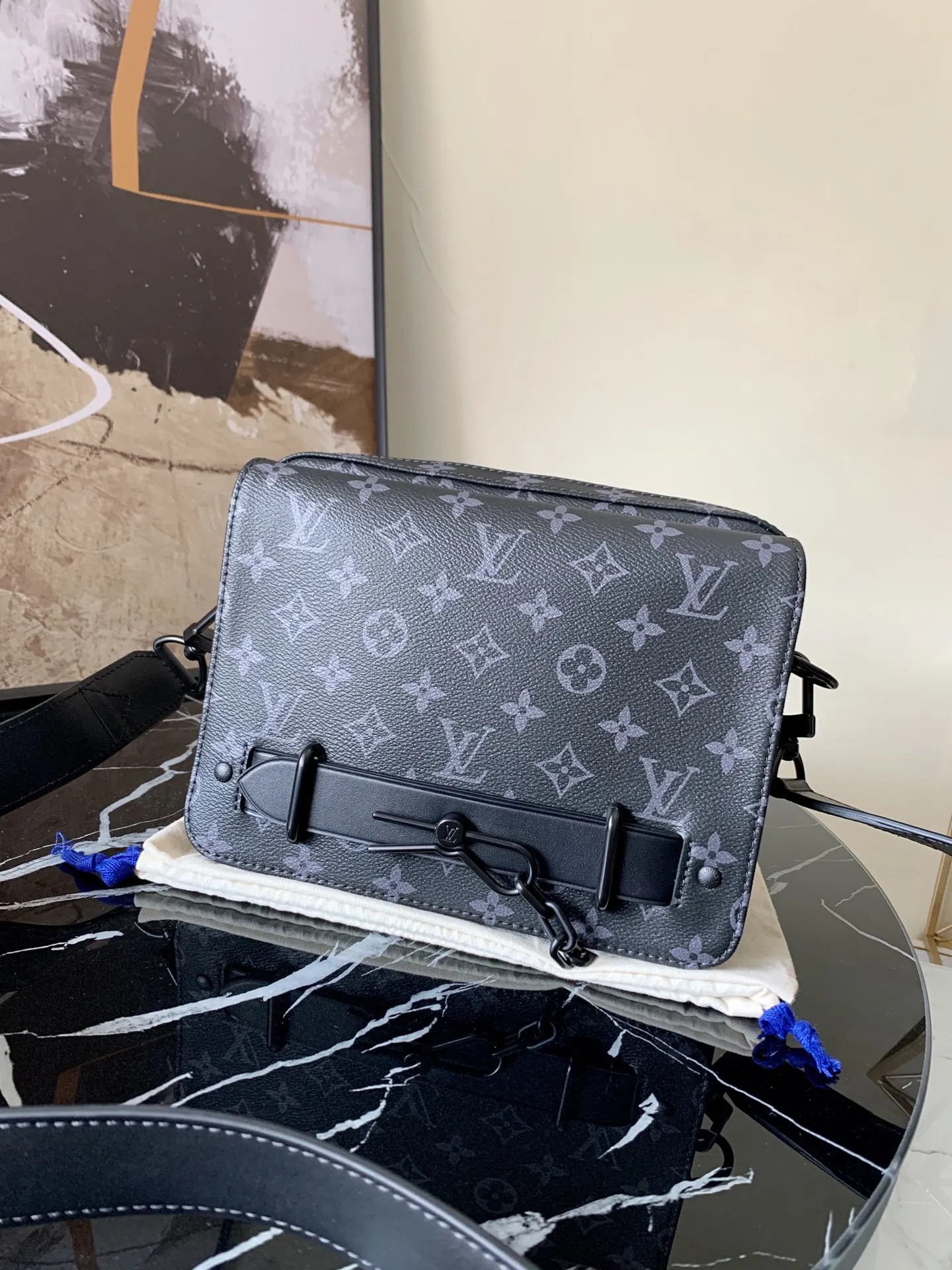 帆布 标志性的 MoEclipse 帆布与 鏈條包 精致鏈條款