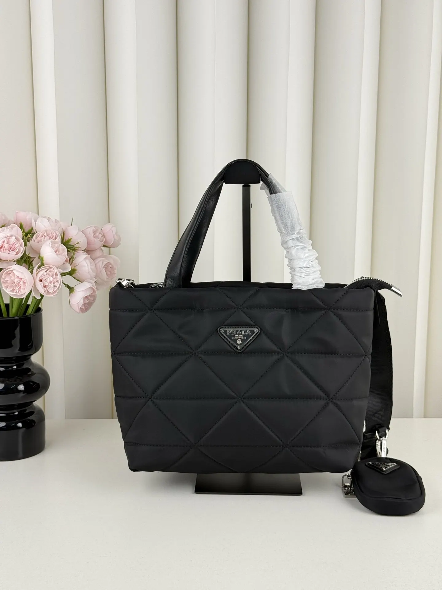 Prada 黑色 尼龍 黑色菱格绗缝Style托特包 采用尼龍 大容量托特款