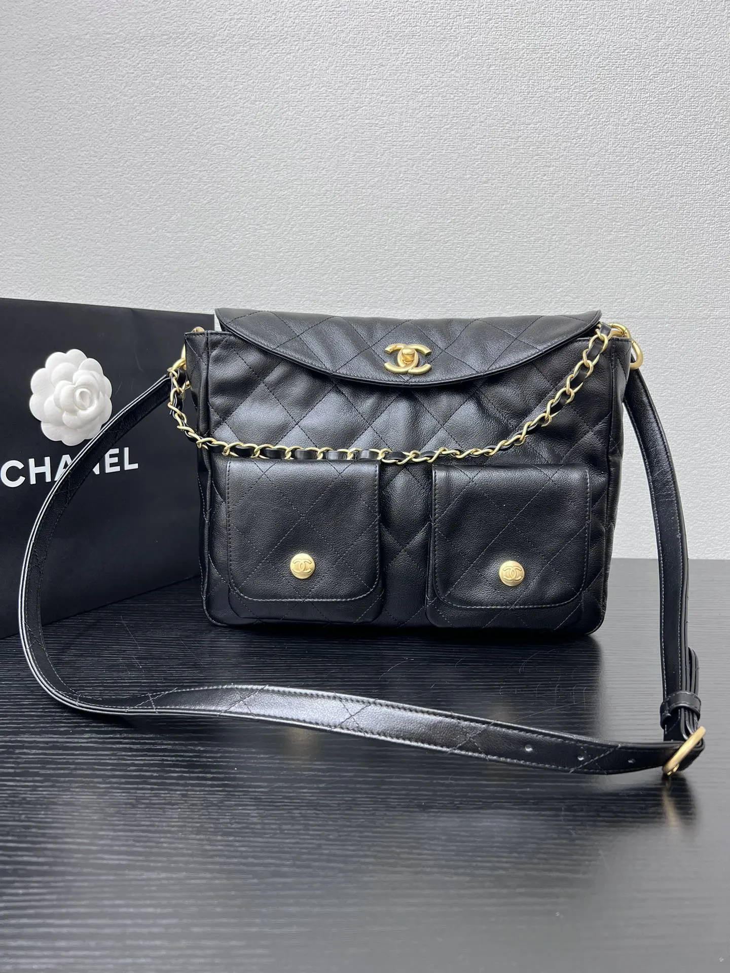 CHANEL 黑色牛皮鏈條翻蓋包 單肩斜挎款