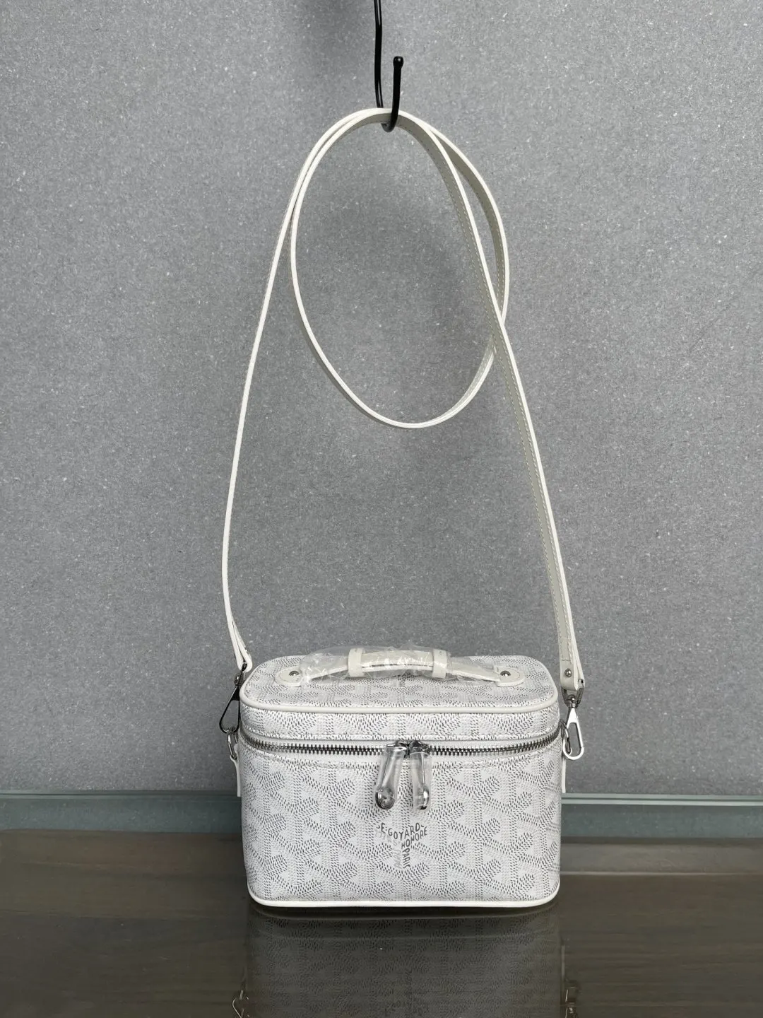 Goyard 白色 小牛皮 化妝包 便携收納款