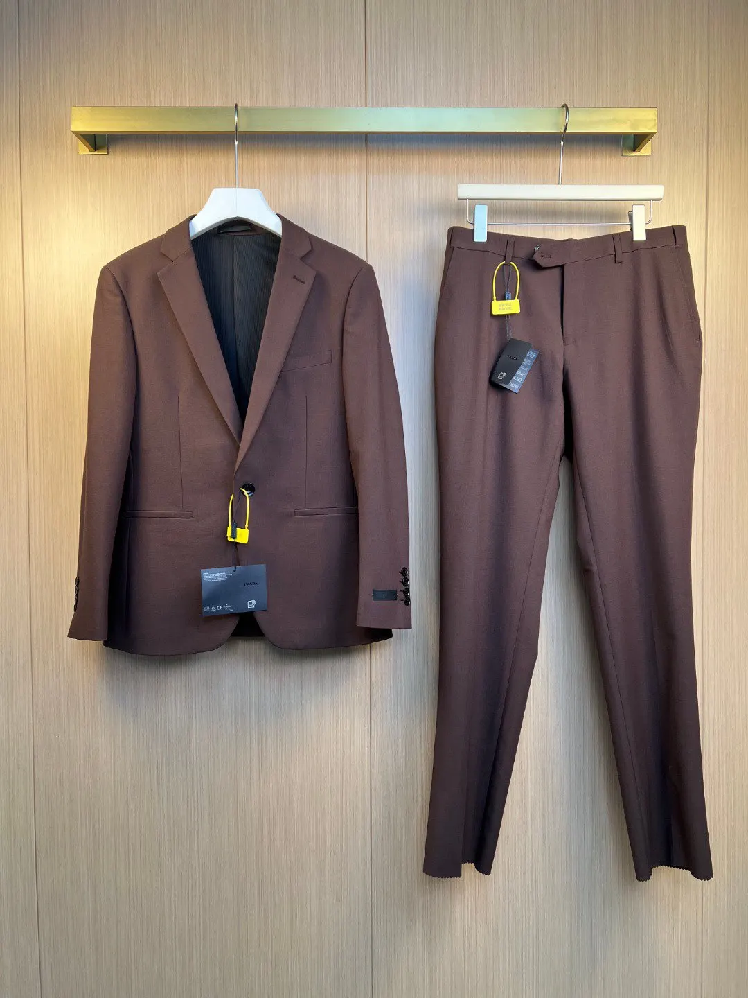 PRADA 三角标 西装套装 商務休閒款