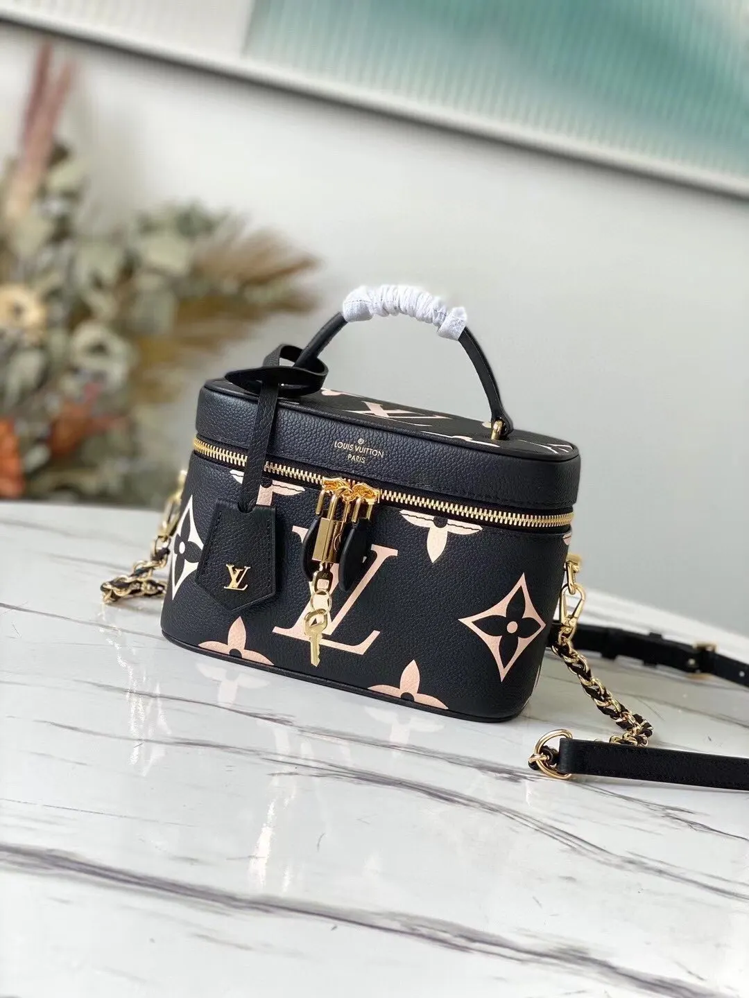 LV Petite Malle 黑色星花硬箱斜背包