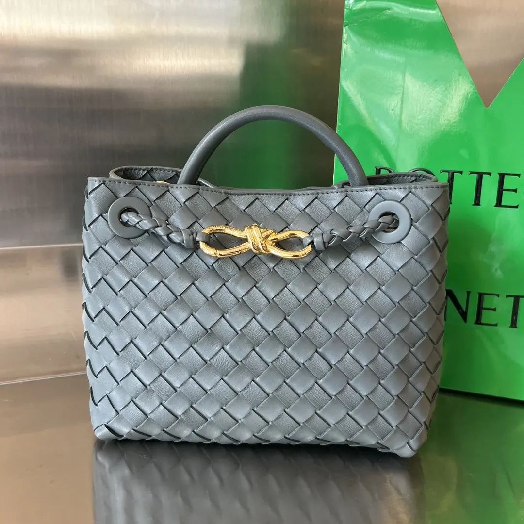 Bottega Veneta 金色 羊皮 斜背包 輕便斜挎款