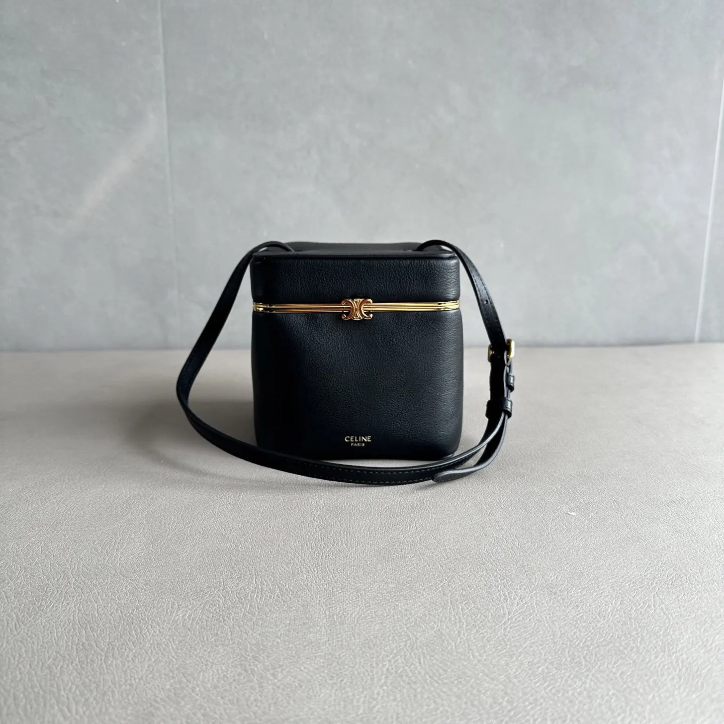 Celine Triomphe 金色 牛皮 單肩包 日常單肩背款