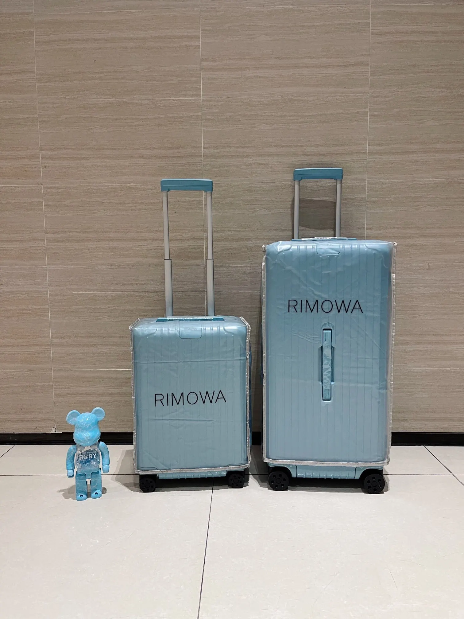 Rimowa Black White Suitcase Travel Lightweight