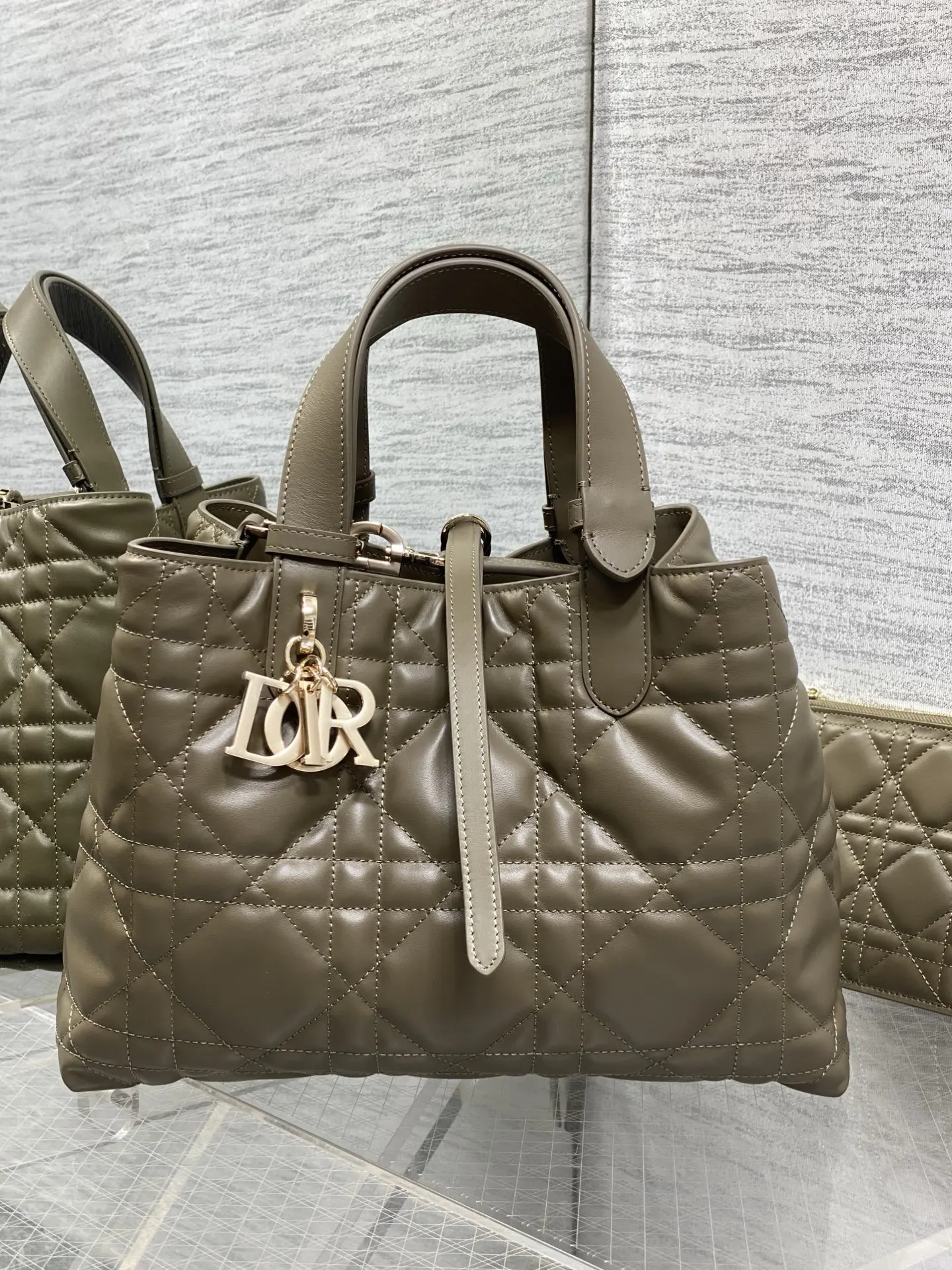 綠色 小牛皮 裸綠色中号 全新升级 内里牛皮 带着 Toujou 收納包 旅行收納款