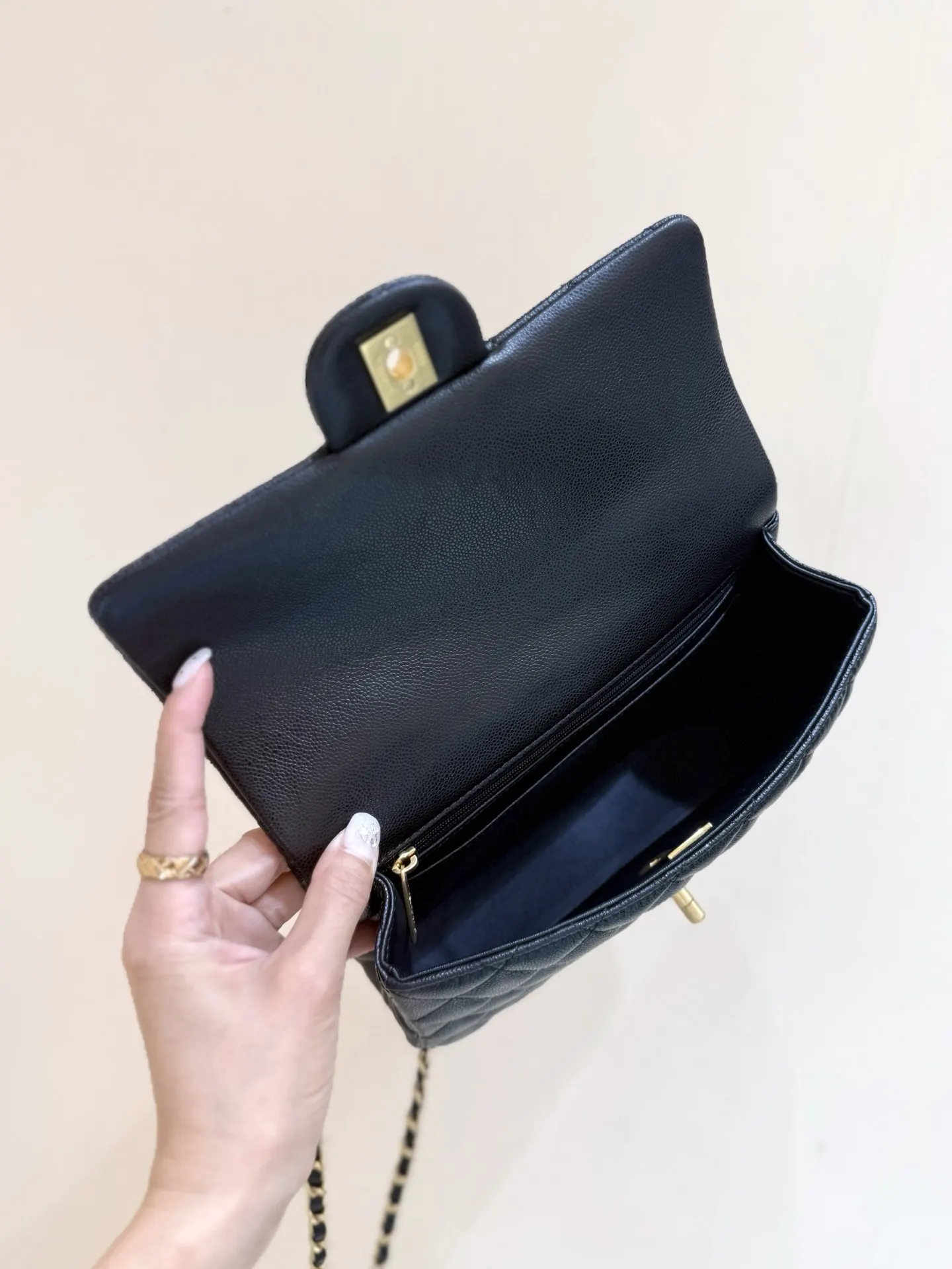 Crossbody Bag Lightweight Leather