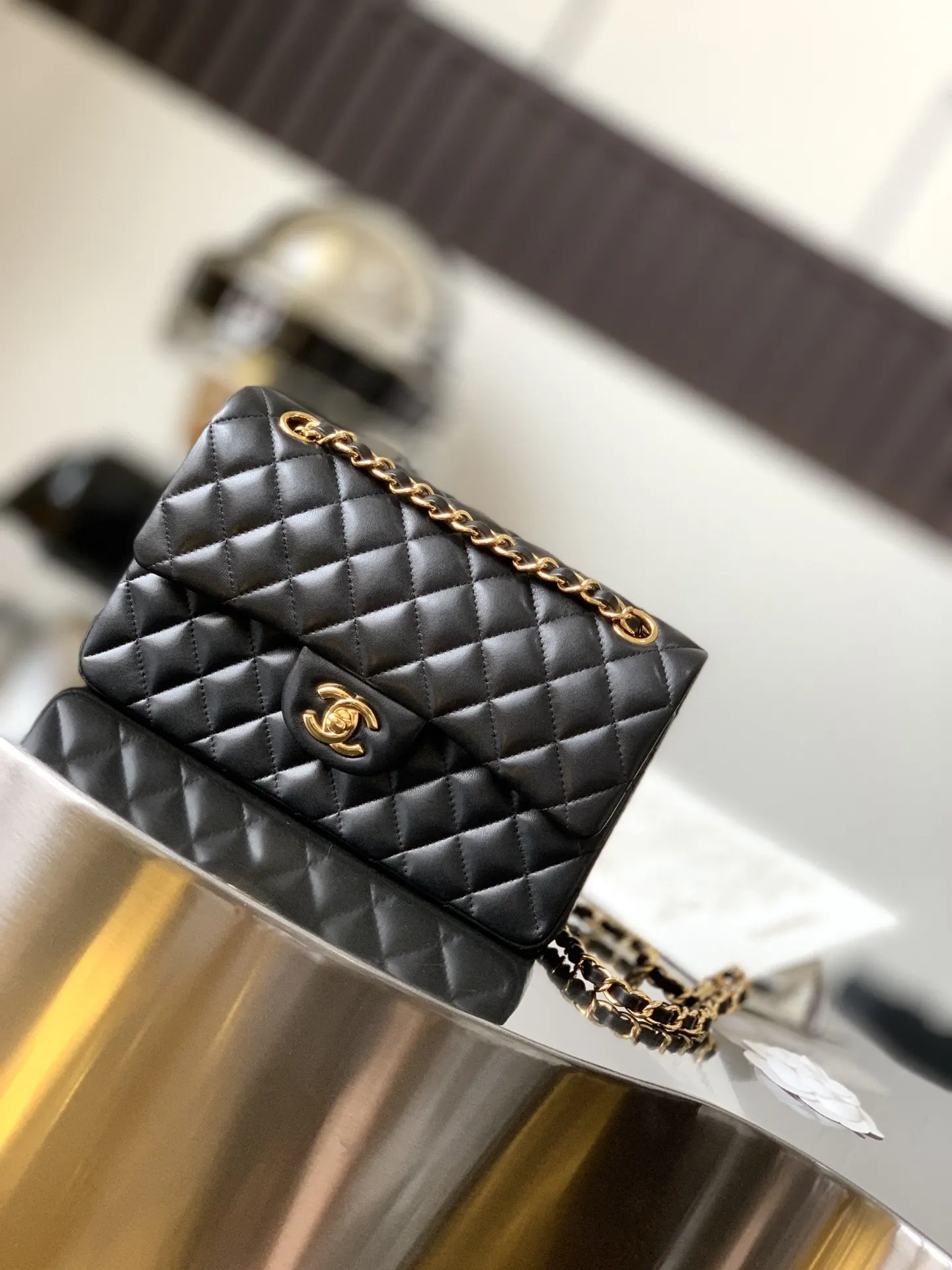 CHANEL 羊皮翻蓋鏈條包 單肩斜挎