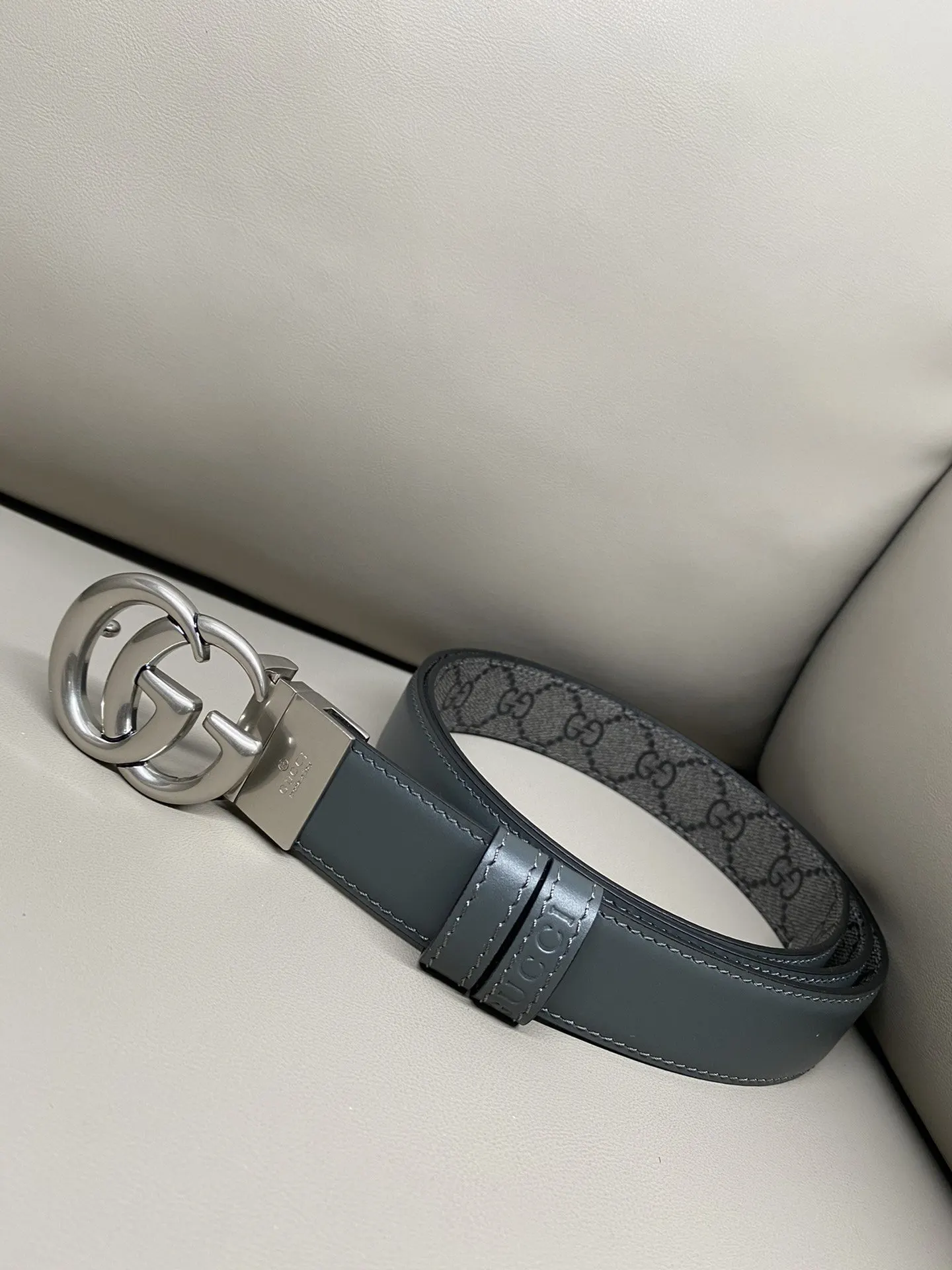 Gucci Marmont 雙G扣牛皮雙面腰帶