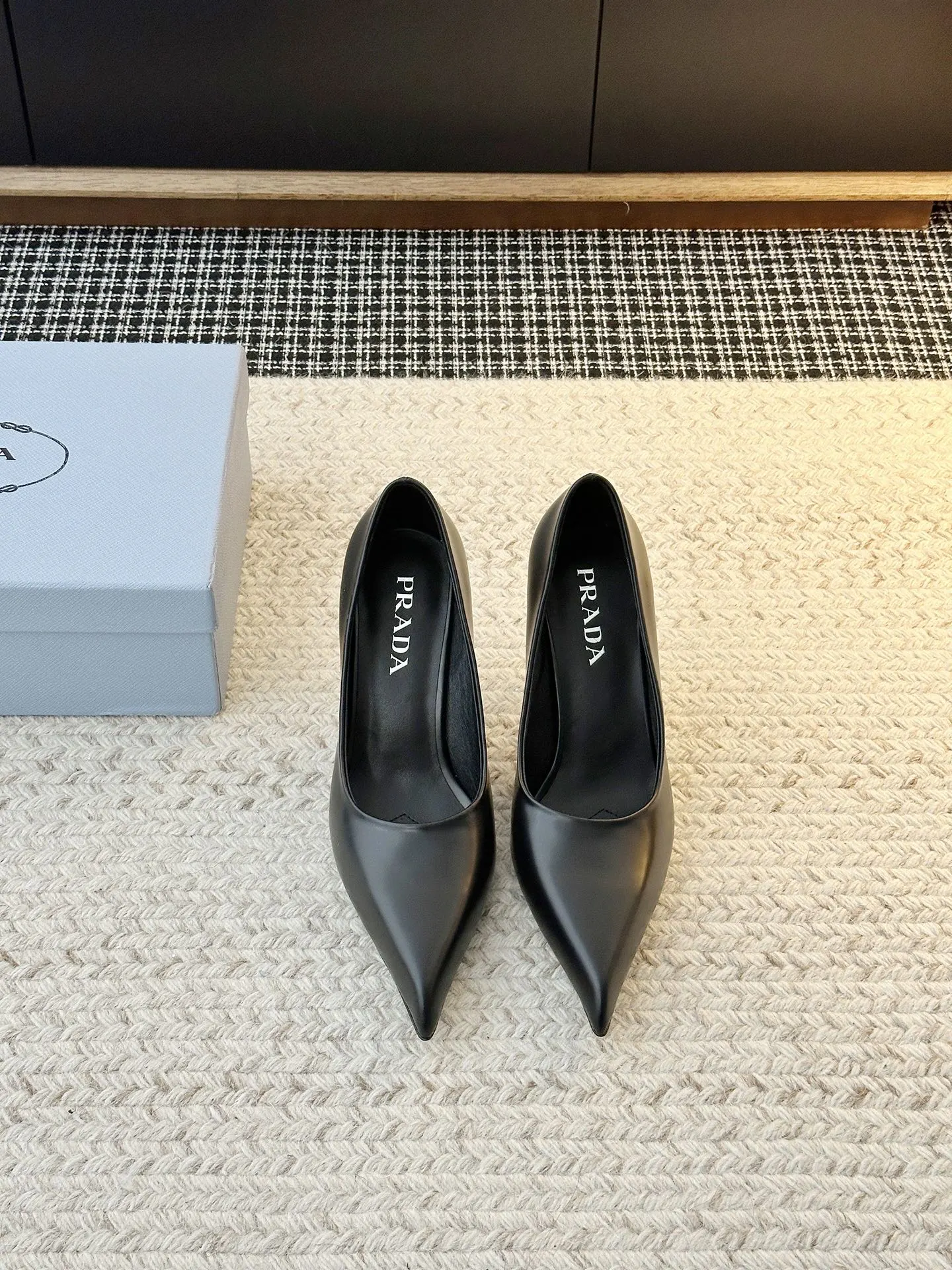 PRADA 牛皮 羊皮 拖鞋 休閒凉拖款