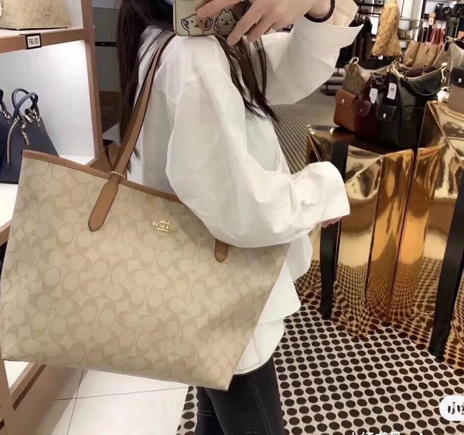 Coach 老花 托特包 大容量托特款