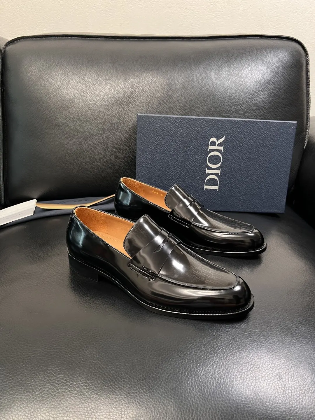 Dior 黑色牛皮樂福鞋 經典百搭款