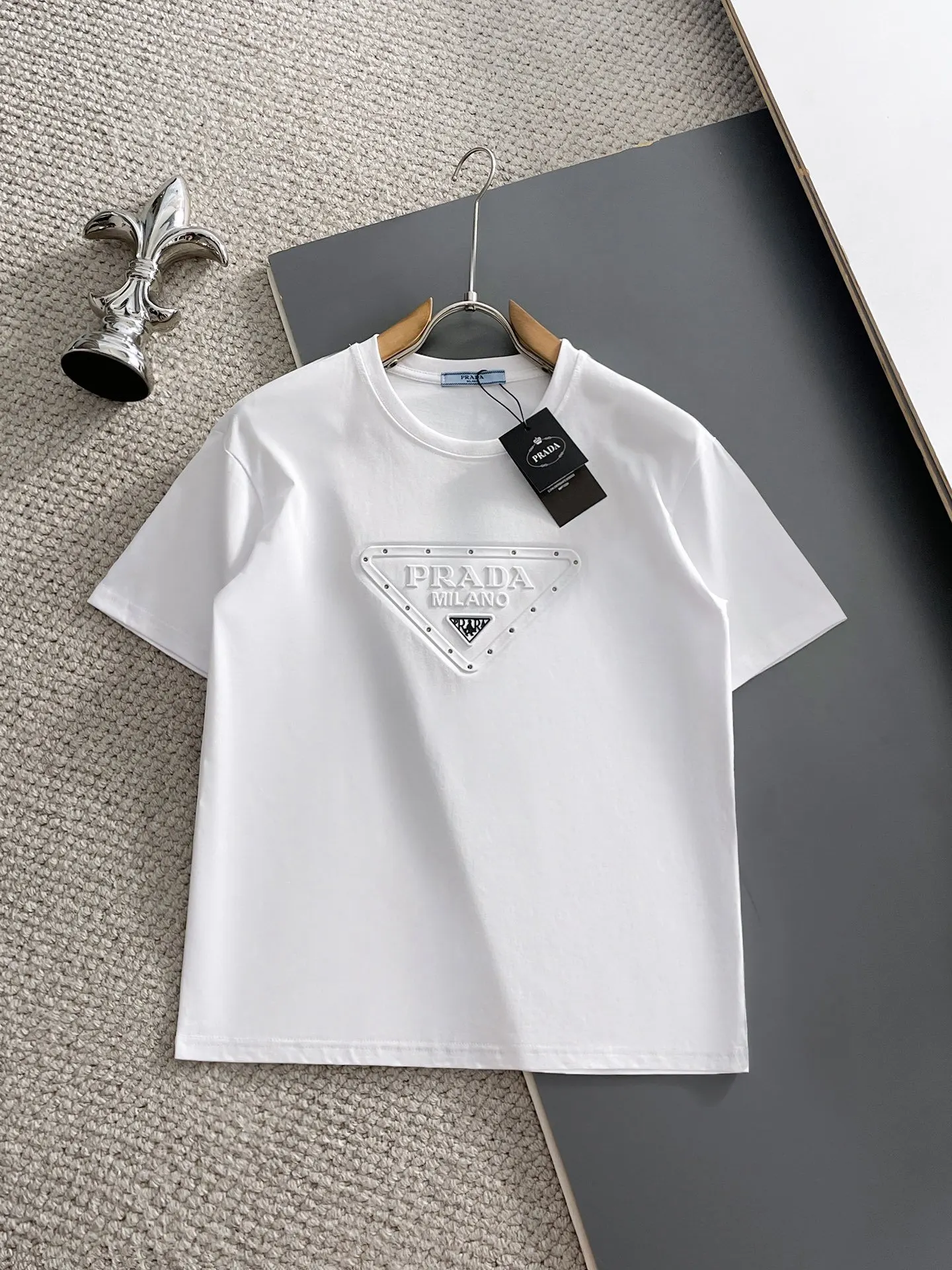 PRADA Logo 短袖T恤 休閒百搭款