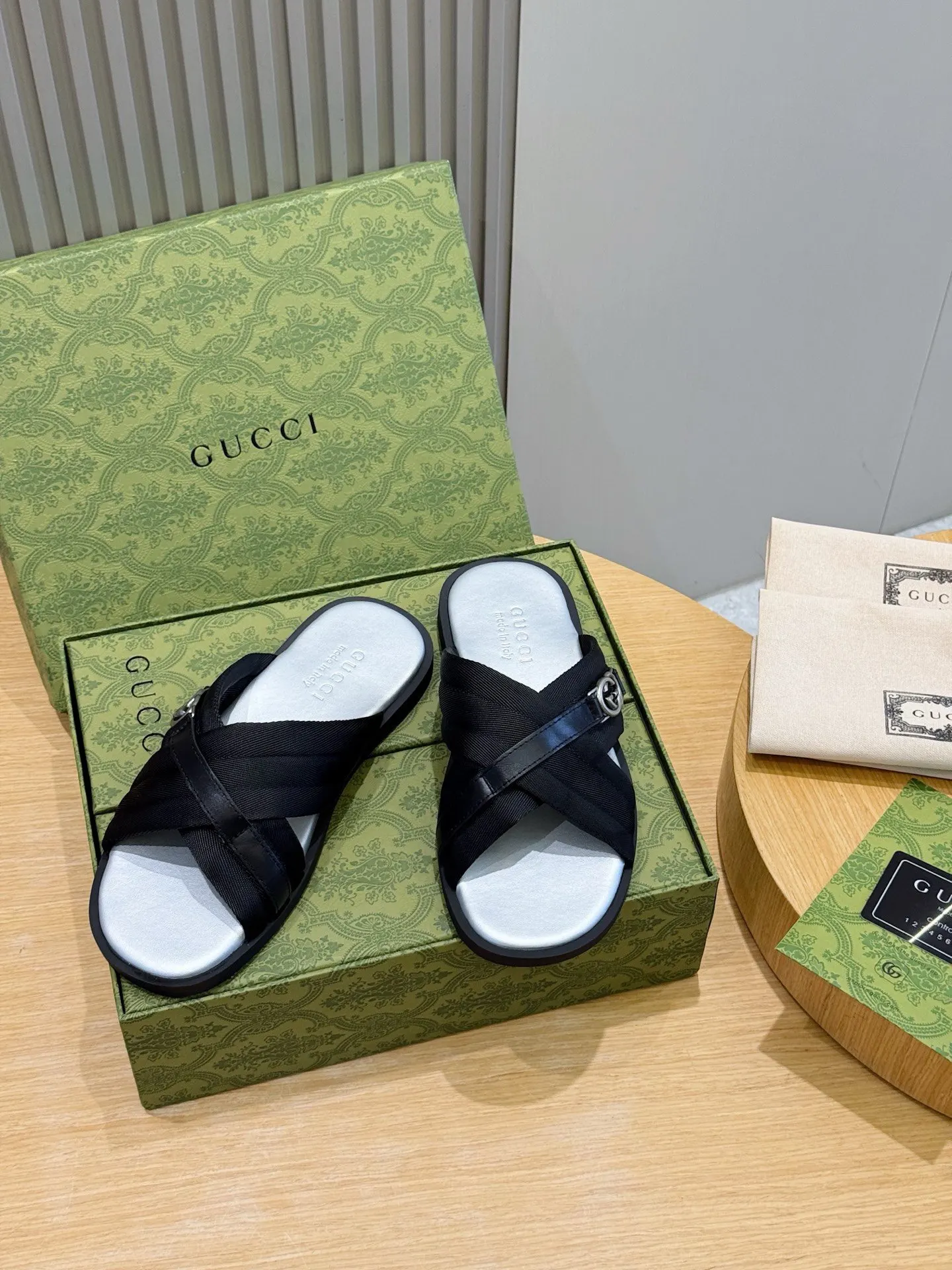 Gucci 黑色 拖鞋 轻便舒適款