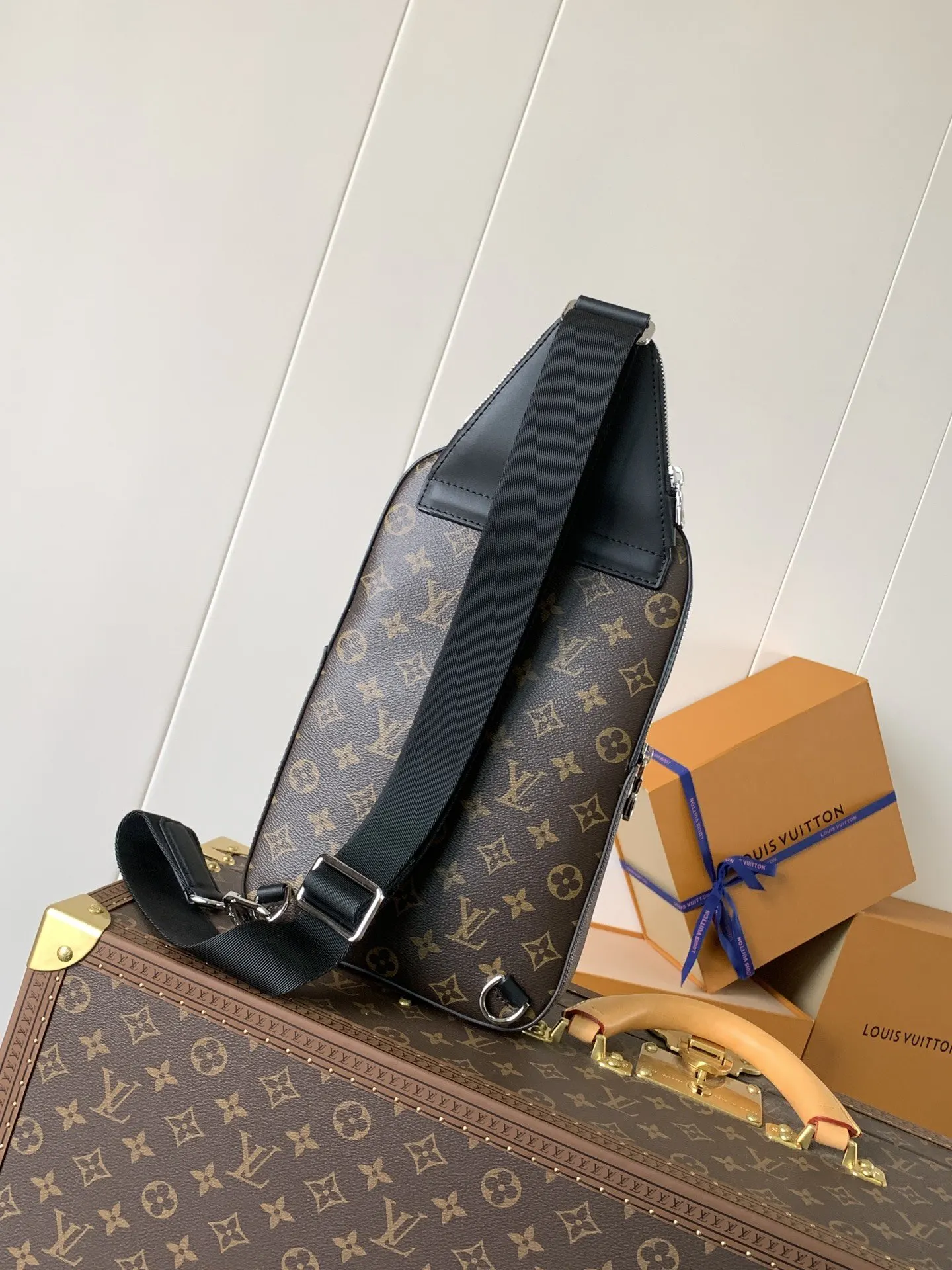 Louis Vuitton Monogram Shoulder Bag Leather